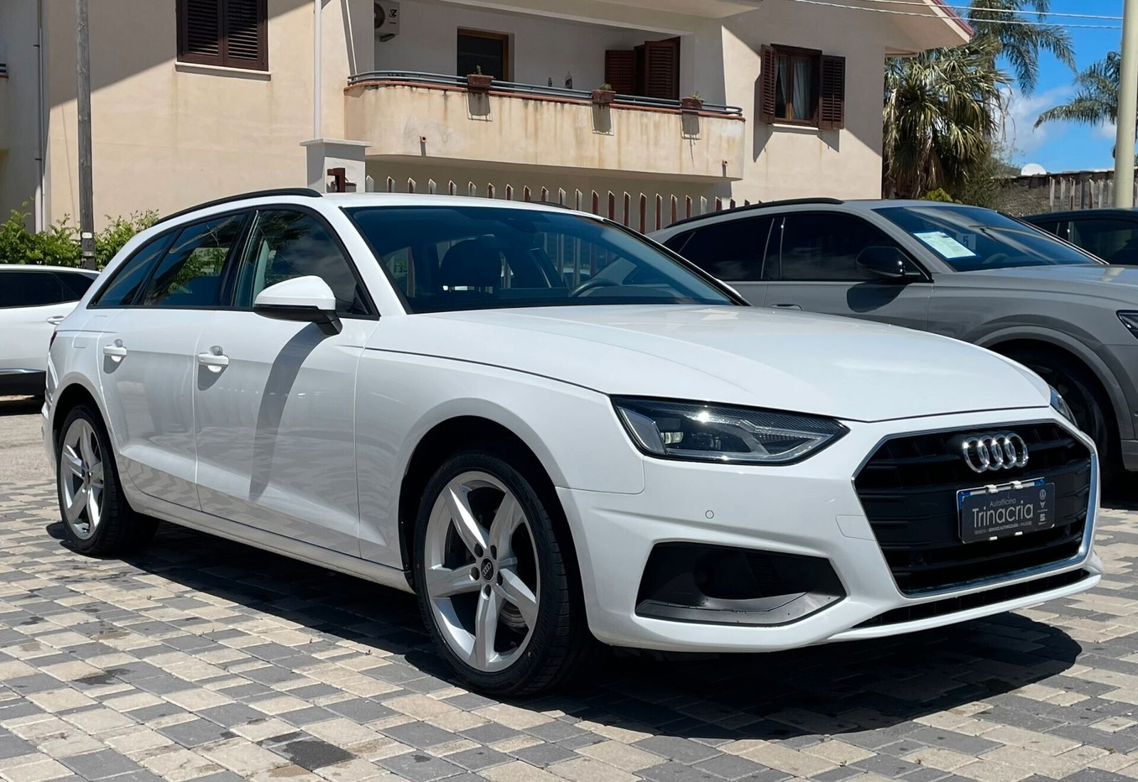 Audi A4 Avant Business 2.0 TDI s-tronic - Samsaru's Car Outlet