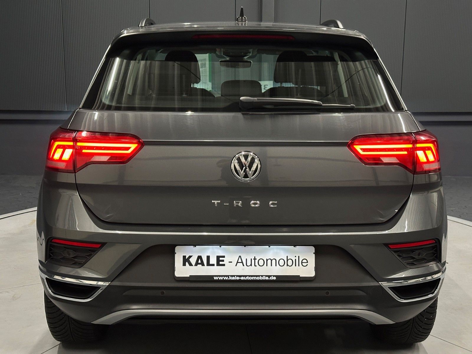 Volkswagen T-Roc 2.0 TDI DSG Style - Samsaru's Car Outlet