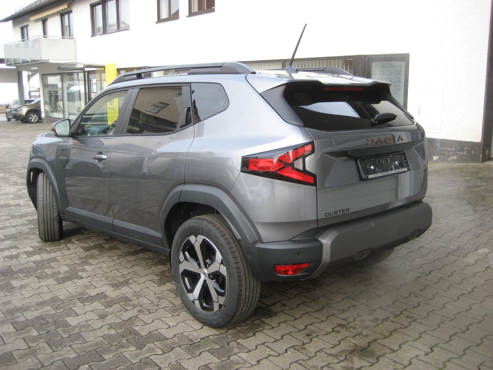 Dacia Duster TCe 130 Extreme - Samsaru's Car Outlet