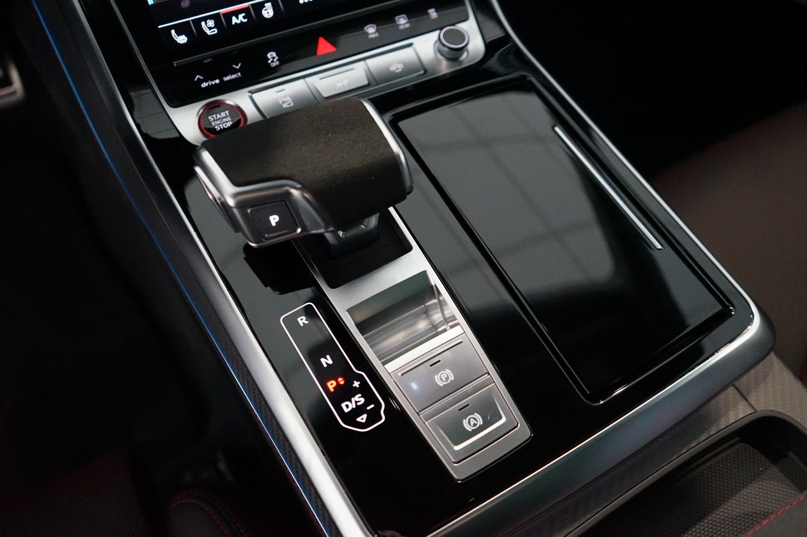 Audi RSQ8 performance | B&O Advanced | Carbon | 305