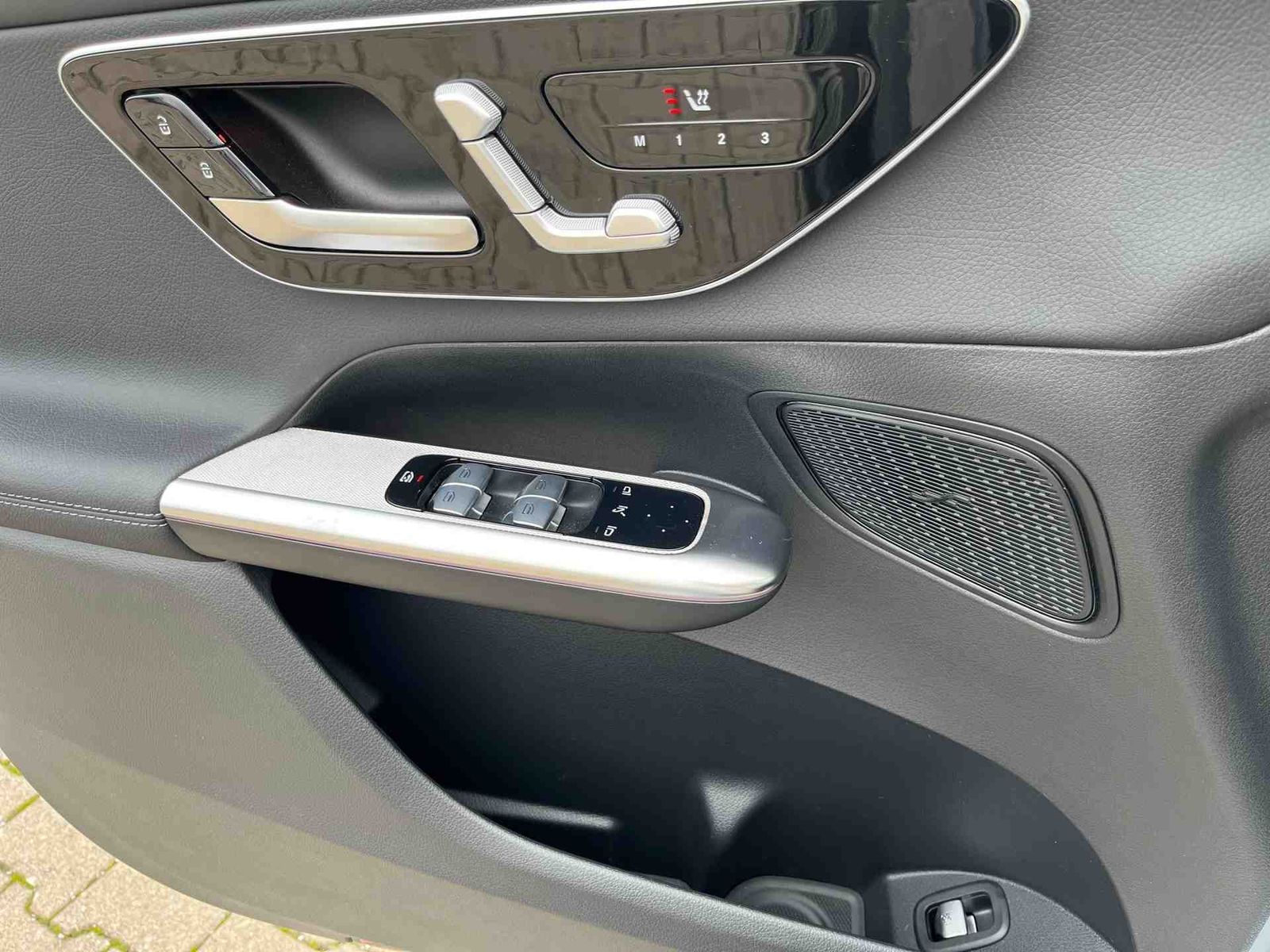 Mercedes-Benz GLC 300 d 4M AMG-Pano+AHK+360+H-Lenk+AIR+DIGITAL