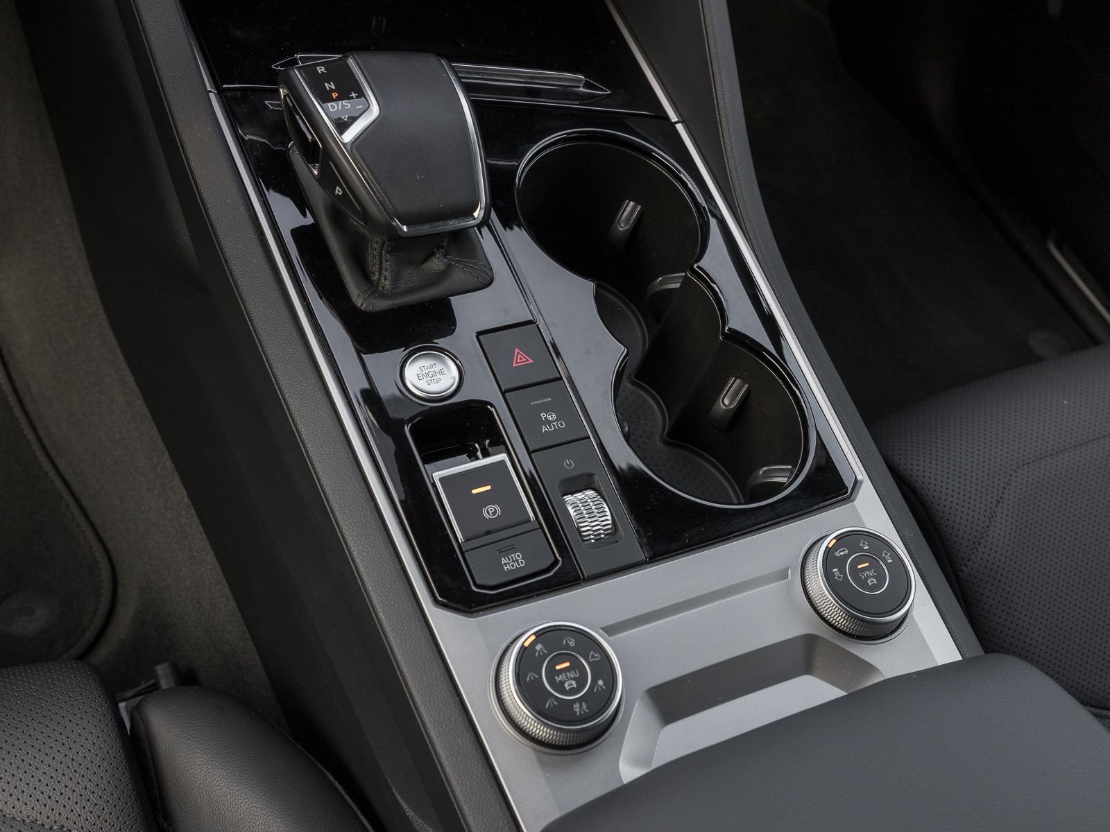 Volkswagen Touareg 3.0 TDI 4M ELEGANCE - Samsaru's Car Outlet