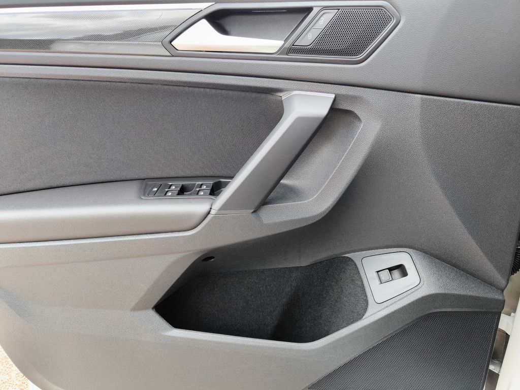 Volkswagen Tiguan Elegance 4Motion - Samsaru's Car Outlet