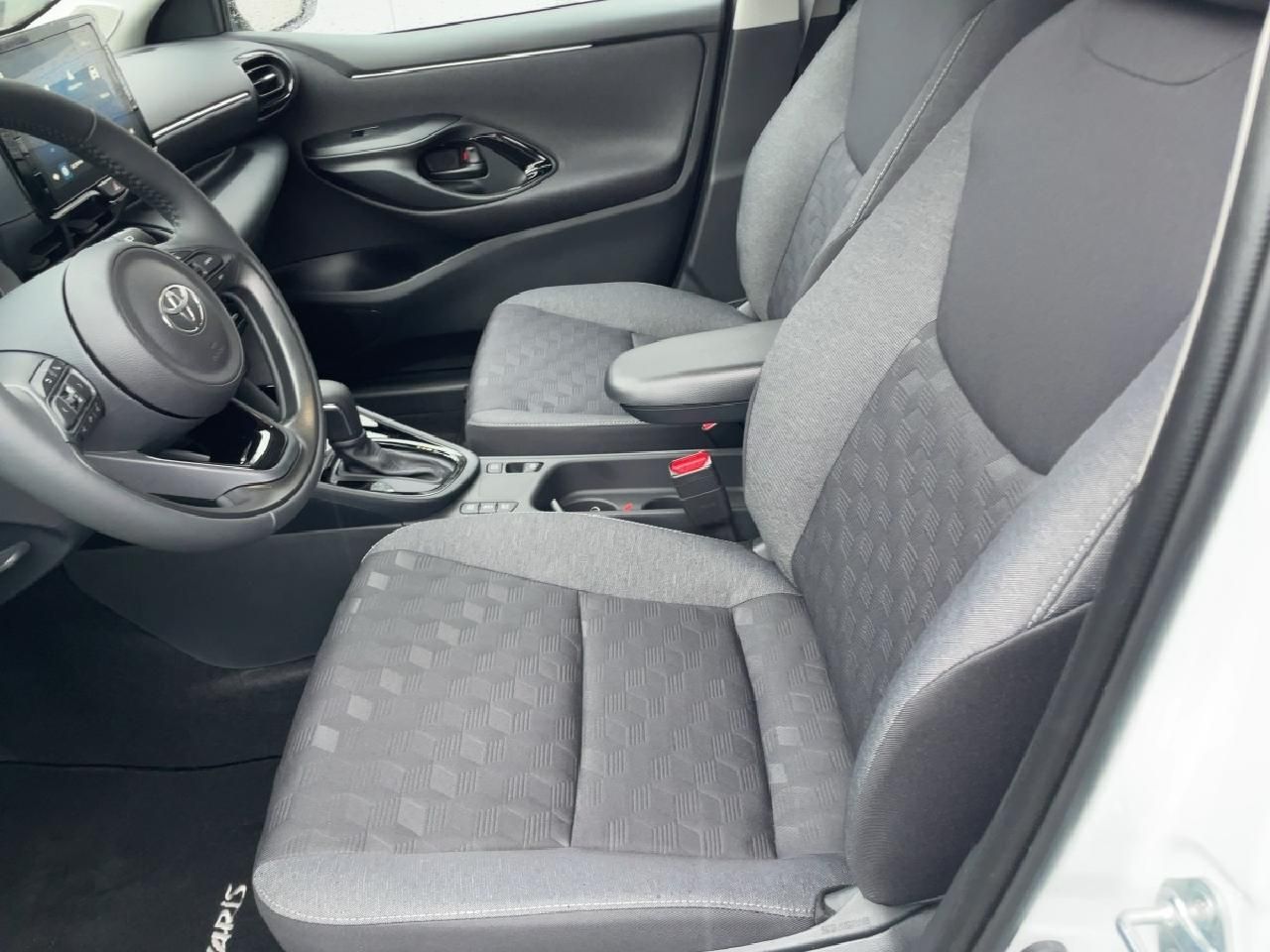 Toyota Yaris 1,5 Hybrid Teamplayer *Comfort-Paket*