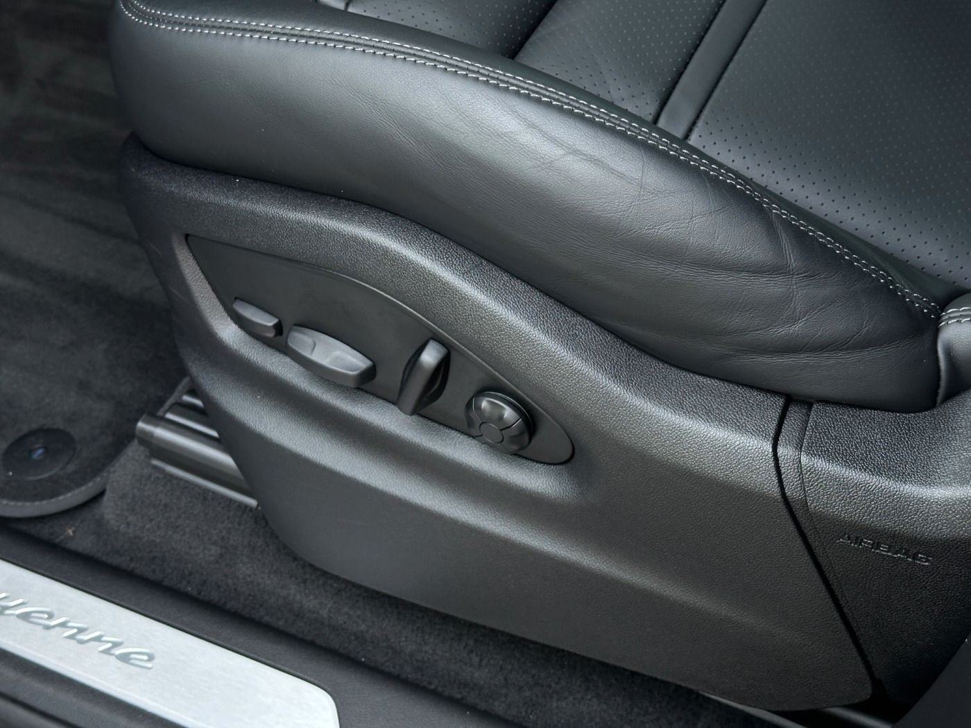 Porsche Cayenne E-Hybrid PANO Luftfederung BOSE 360°