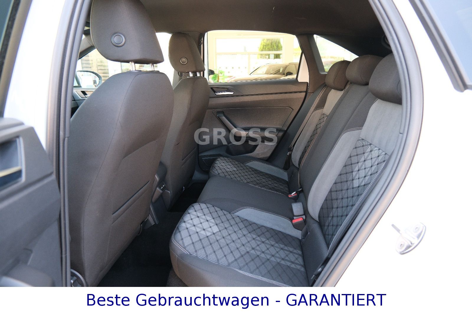 Volkswagen Taigo 1.5 TSI R-Line - Samsaru's Car Outlet