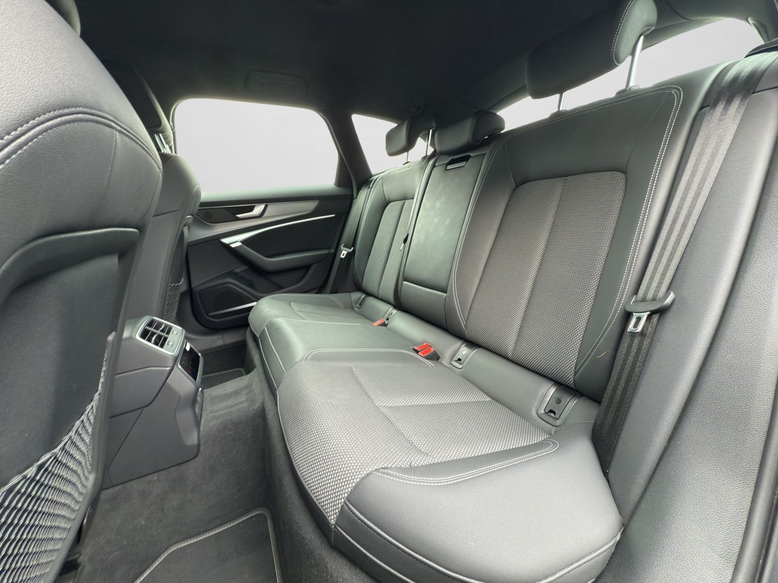 Audi A6 Avant 45 TDI quattro S line S tronic - Samsaru's Car Outlet