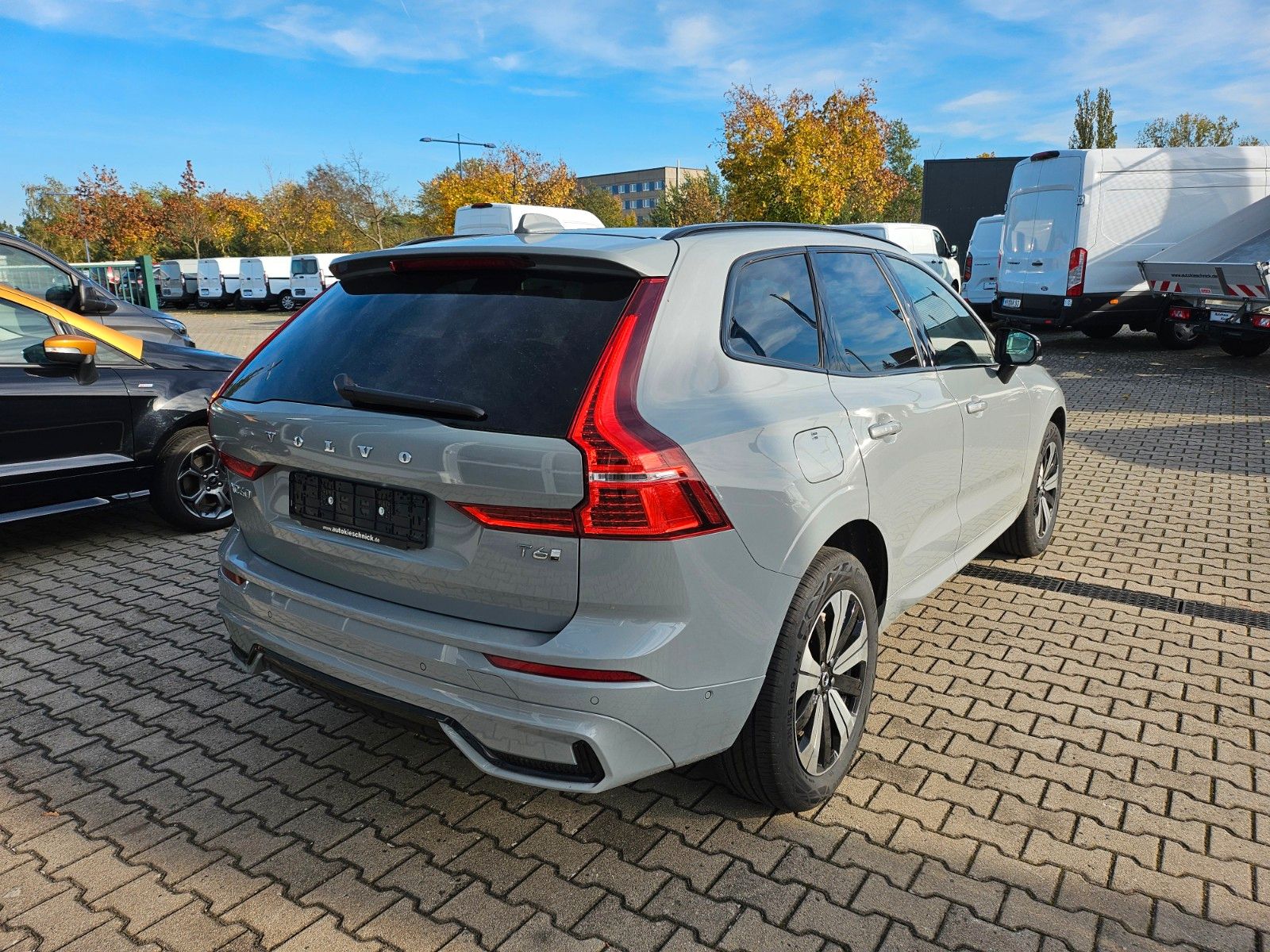 Volvo XC60 Plus Dark Recharge Plug-In Hybrid AWD