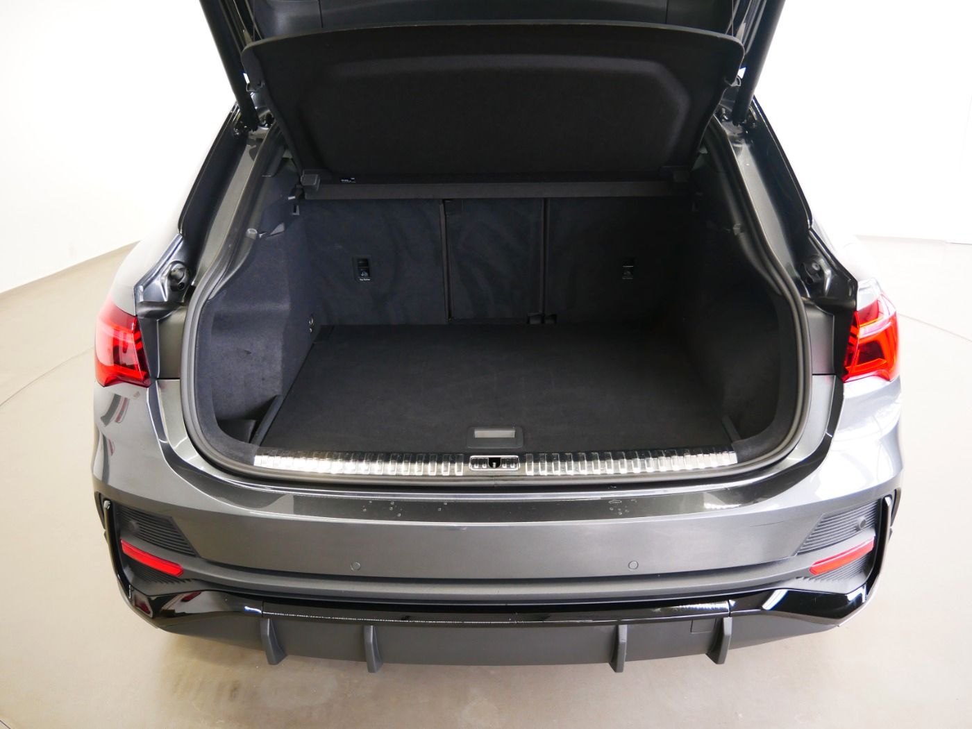Audi Q3 Sportback 40 TDI quattro S line - Samsaru's Car Outlet