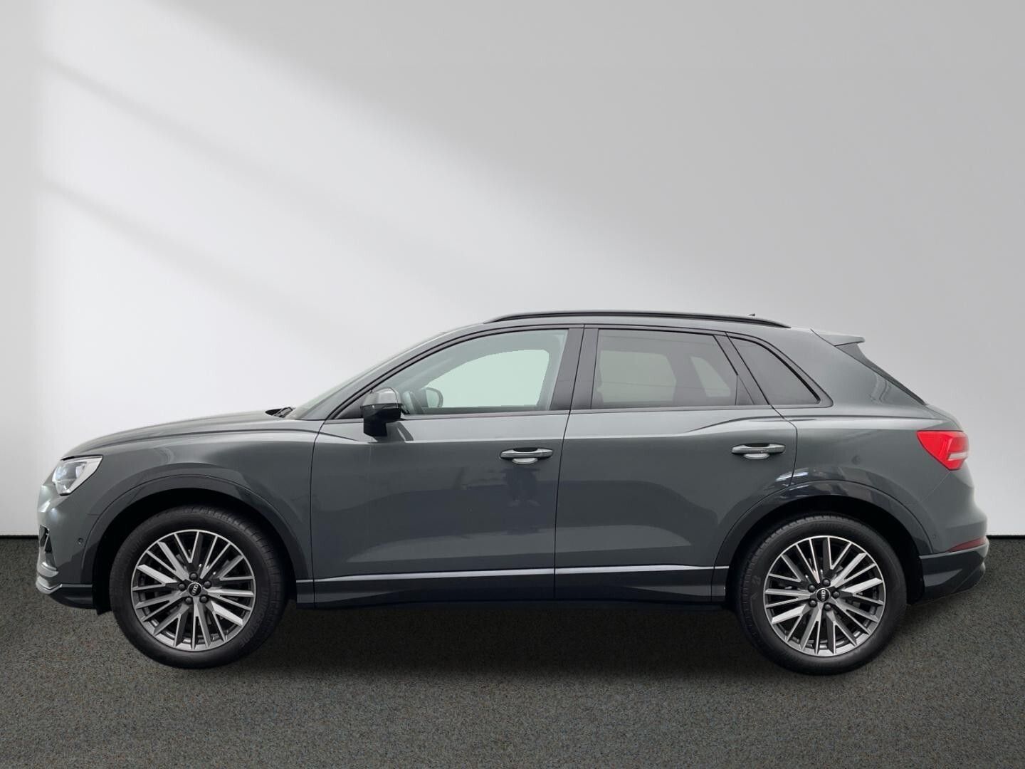 Audi Q3 advanced 40 TFSI quattro - Samsaru's Car Outlet