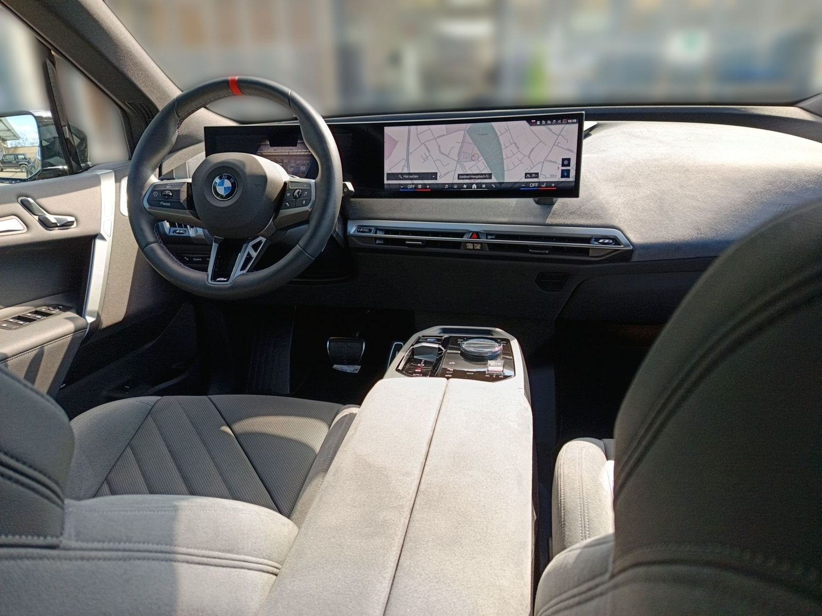 BMW iX M70 xDrive+M SPORT+ICONIC+SKY LOUNGE+DR.ASS.P