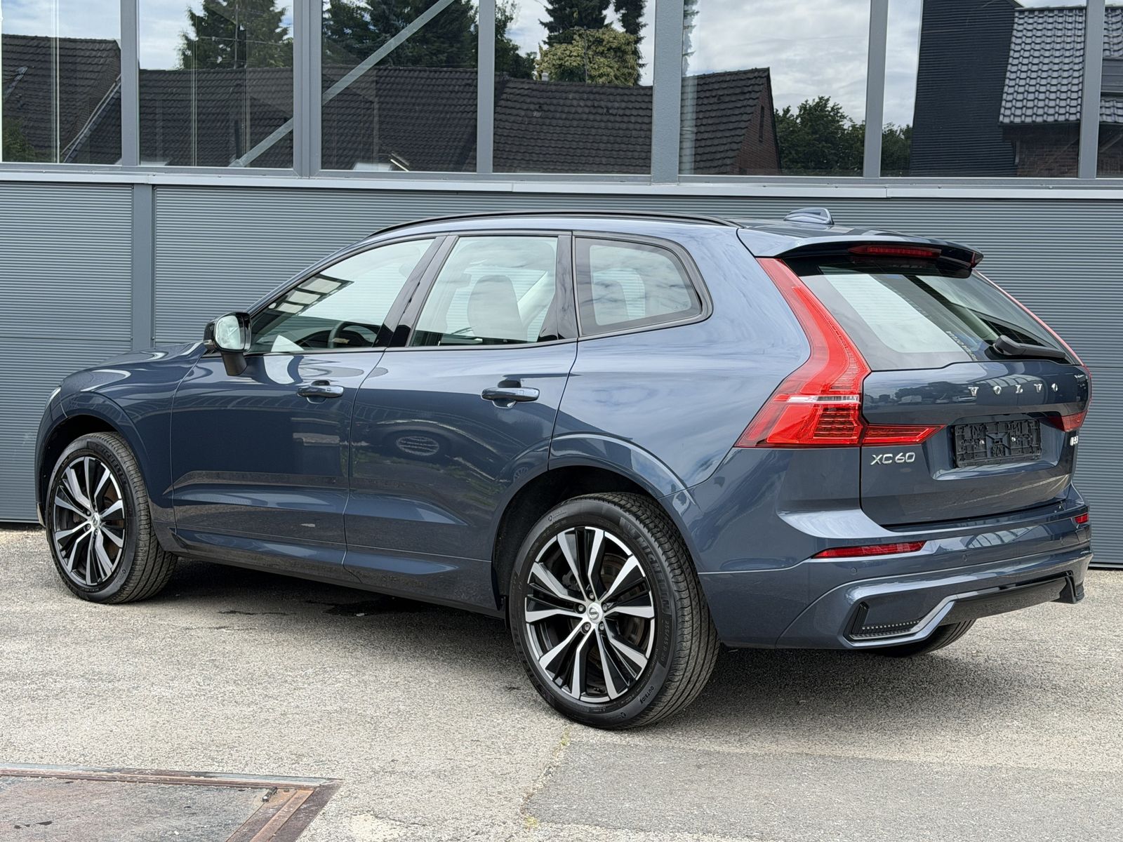 Volvo XC60 B5 D AWD Ultimate Dark ACC / PANO / RFK