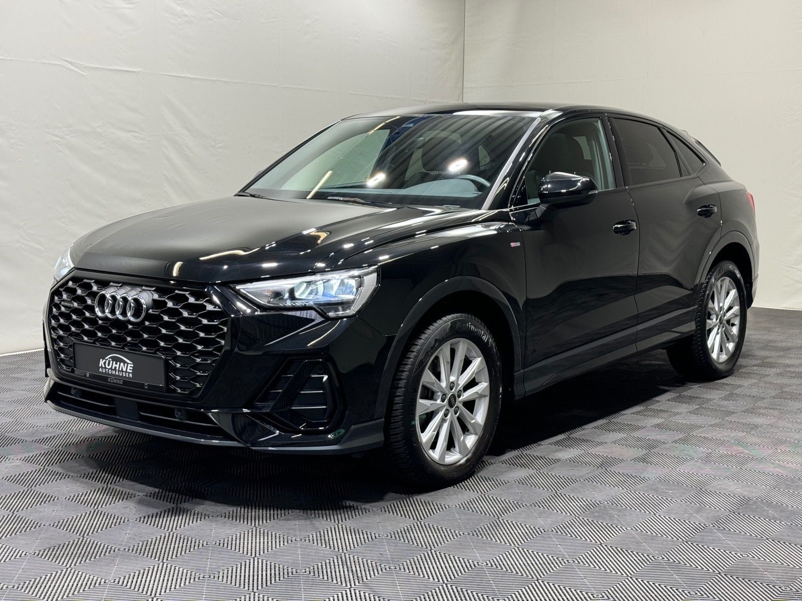Audi Q3 Sportback 40 TFSI quattro S-Line - Samsaru's Car Outlet
