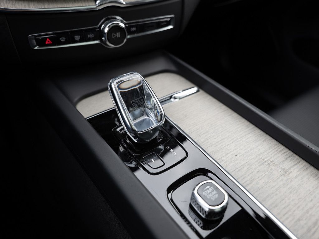 Volvo XC60 T6 AWD Inscription LED AHK 360° H/K PANO