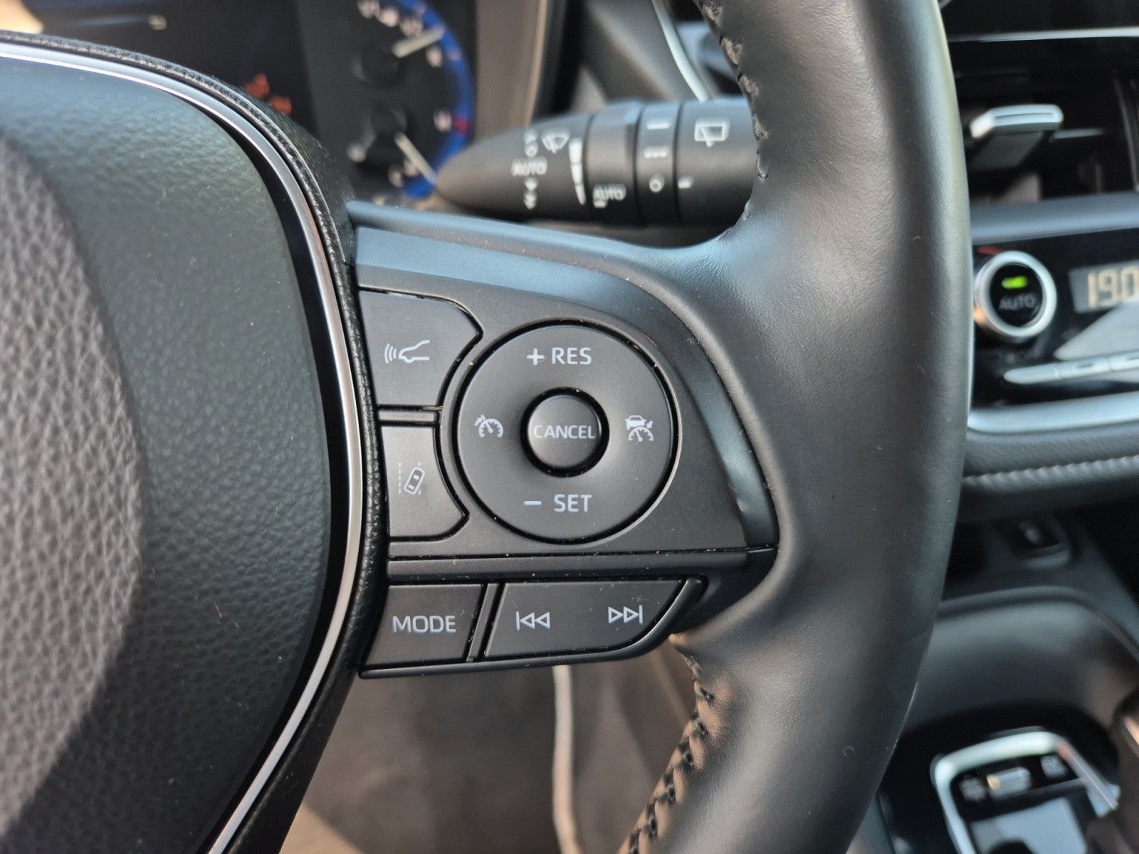 Toyota Corolla Touring Sports Hybrid Club - Samsaru's Car Outlet