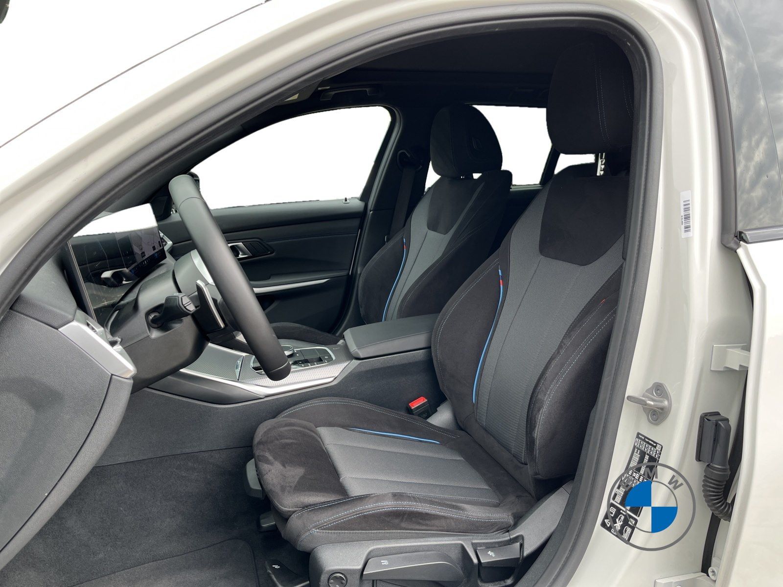 BMW 320d xDrive Touring M Sport AHK Pano LED