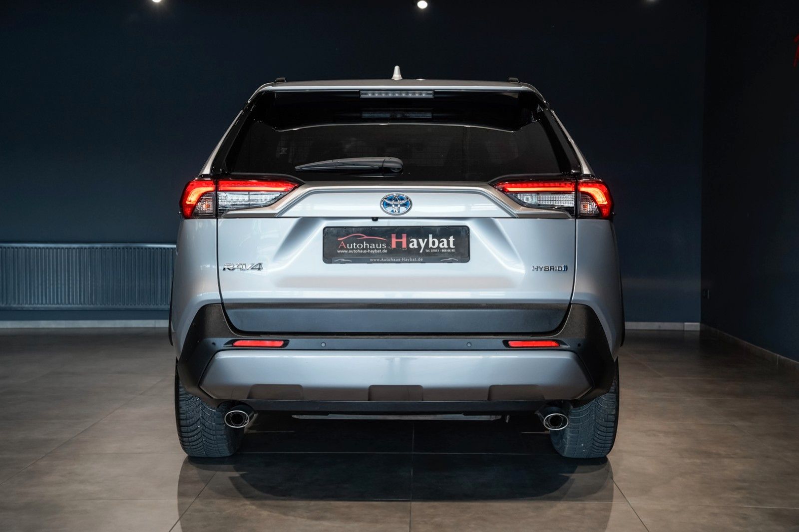 Toyota RAV4 Hybrid 4x4 - Samsaru's Car Outlet