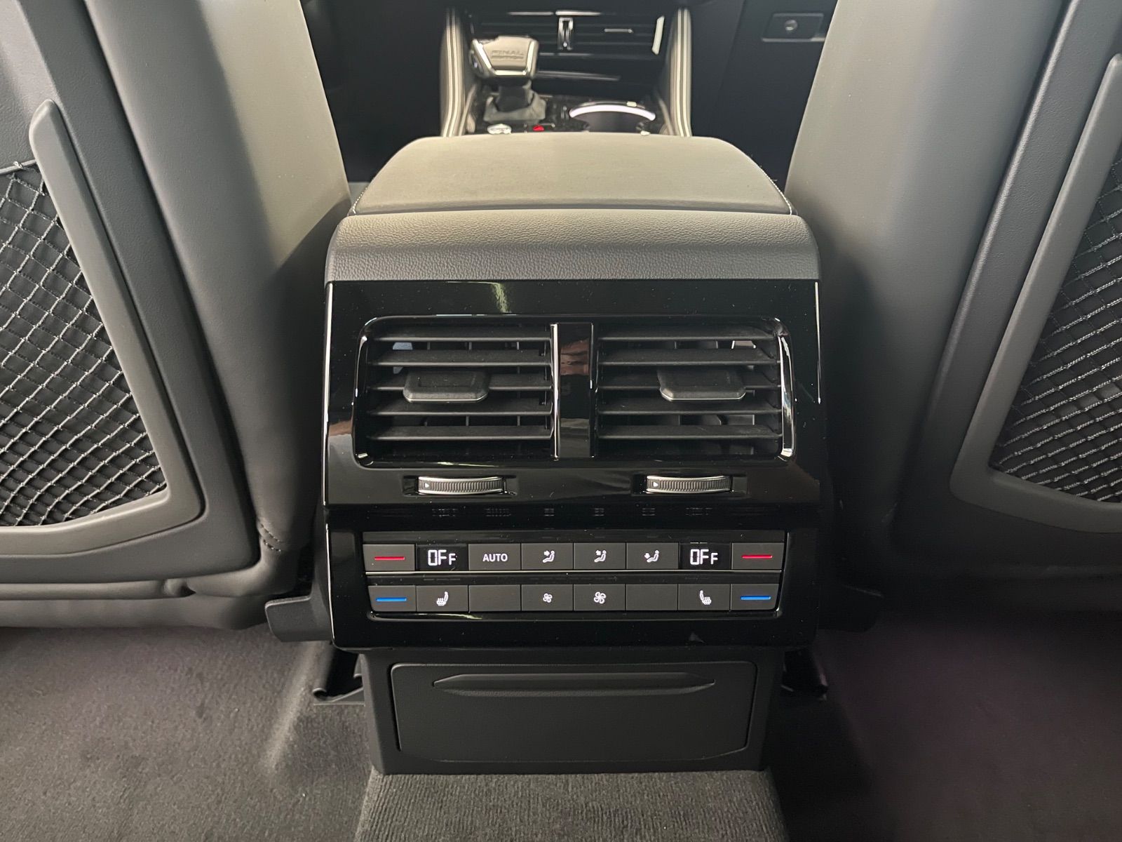 Volkswagen Touareg 3.0 TDI 4Motion R-Line Final Edition