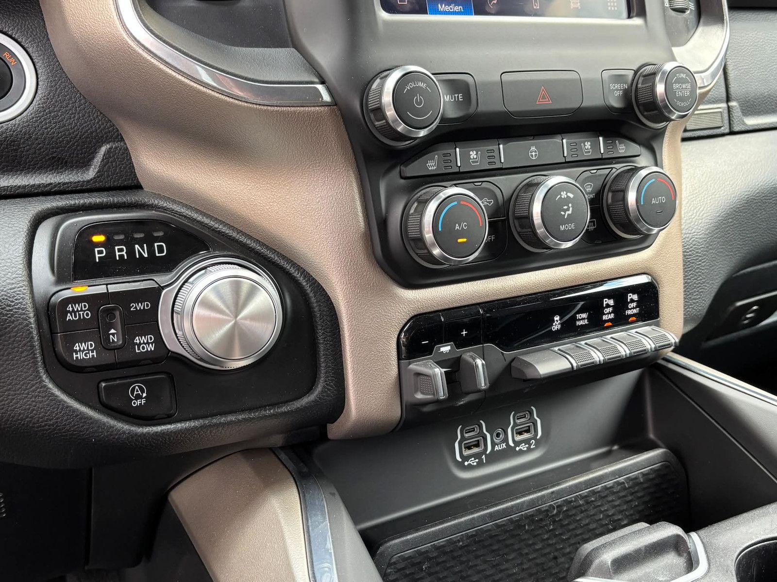 Dodge RAM 1500 Laramie 5.7L AHK Memory 4x4 Alpine LPG