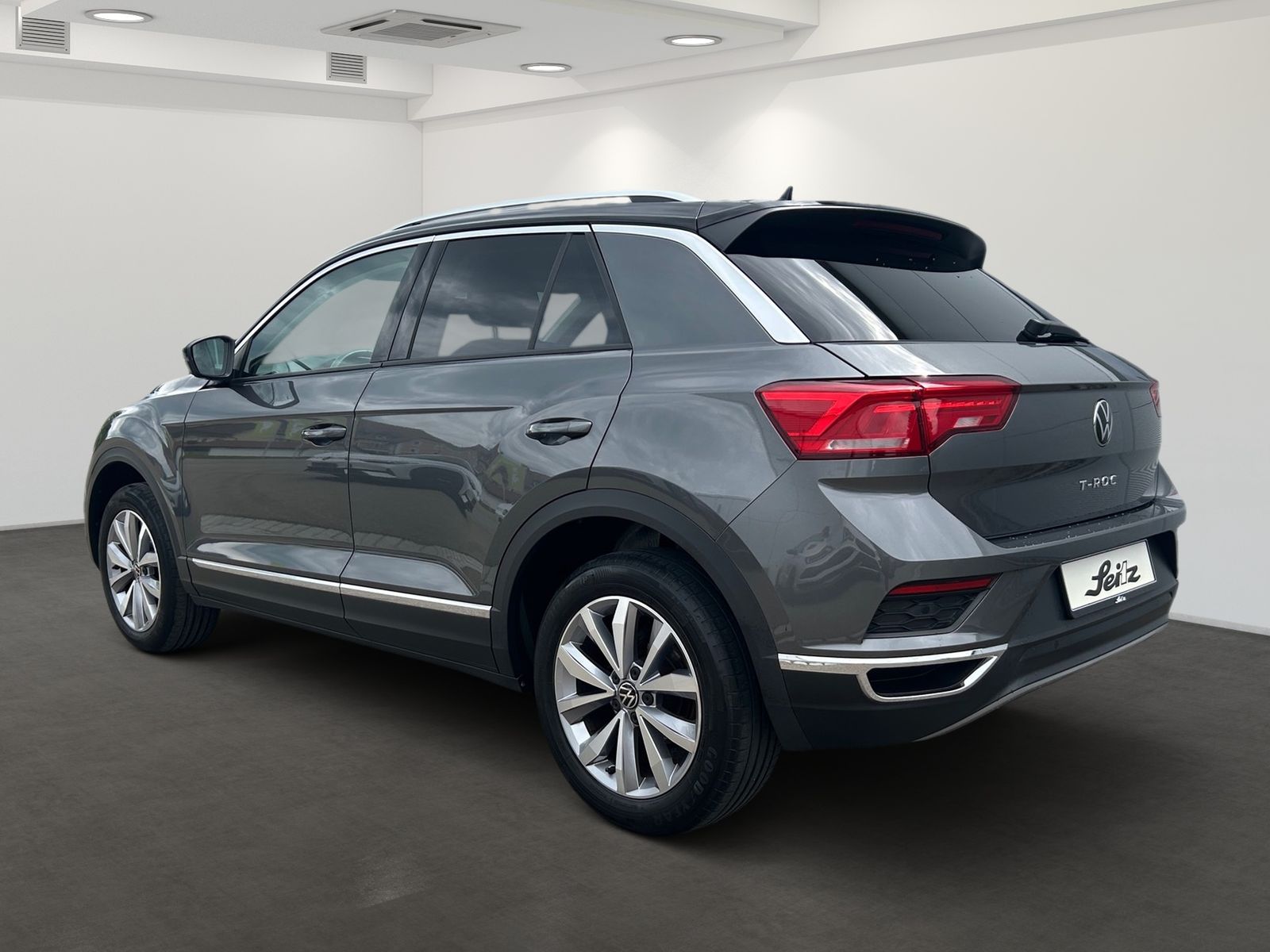 Volkswagen T-Roc 2.0 TDI Style - Samsaru's Car Outlet