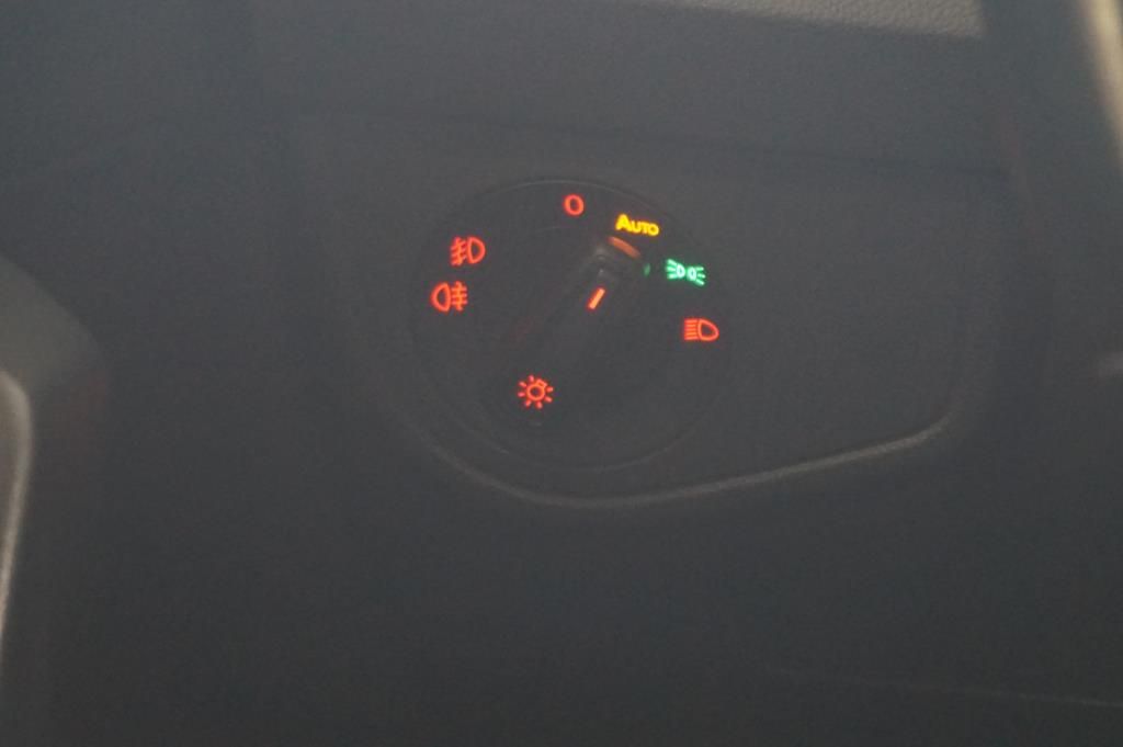 Volkswagen POLO 1,0 TSI DSG R-LINE KAMERA SHZ ACC LED NAVI