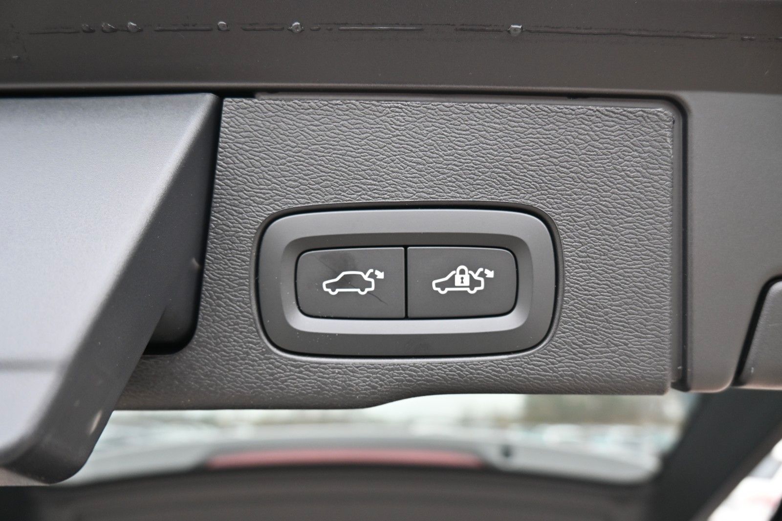 Volvo XC60 T8 RC AWD Ultra Dark*LUFT*360*ACC*AHK