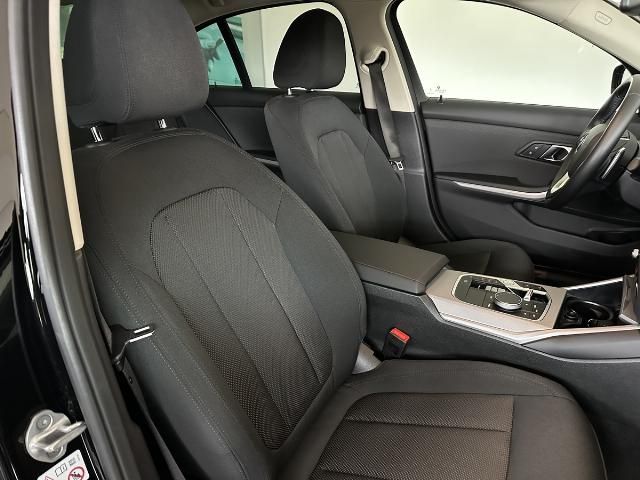 BMW 320 d Limousine xDrive Schiebedach Lenkrad behei