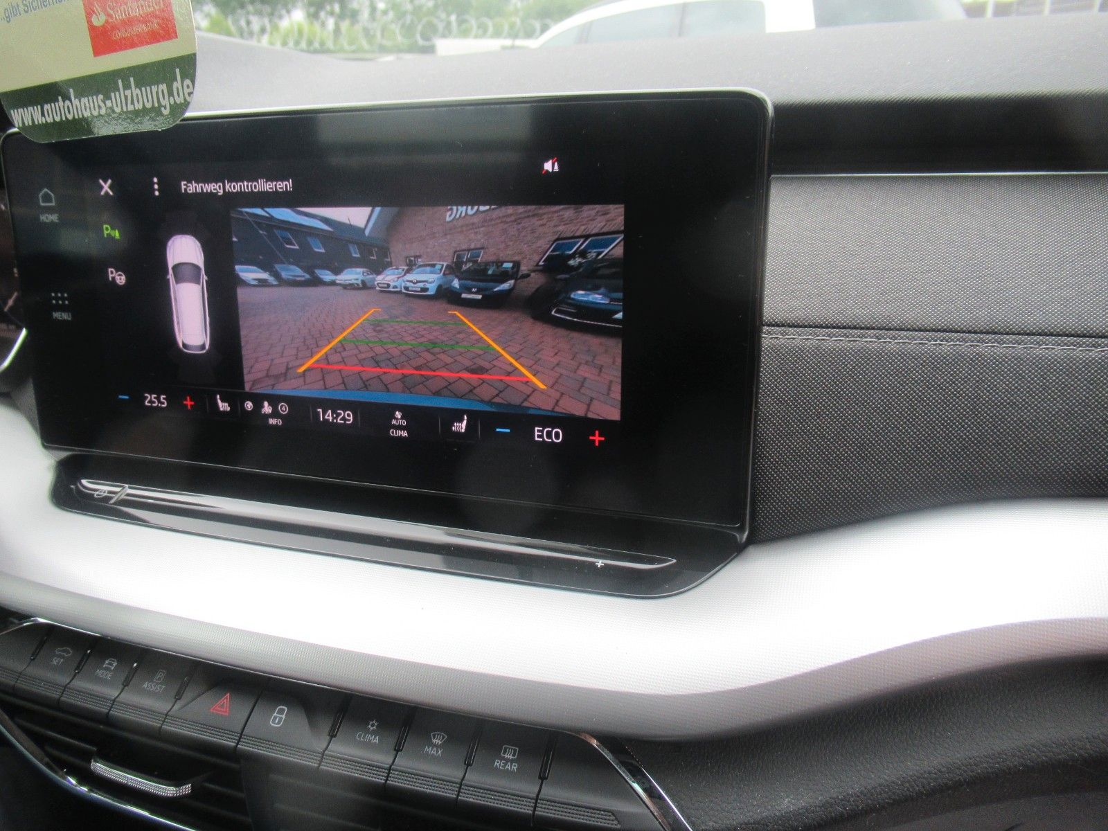 Skoda Octavia Combi Style iV - Samsaru's Car Outlet