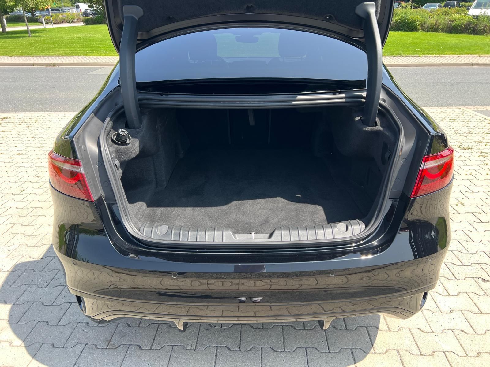 Jaguar XF D200 R-Dynamic S Aut. Navi+Led+Leder+Shz