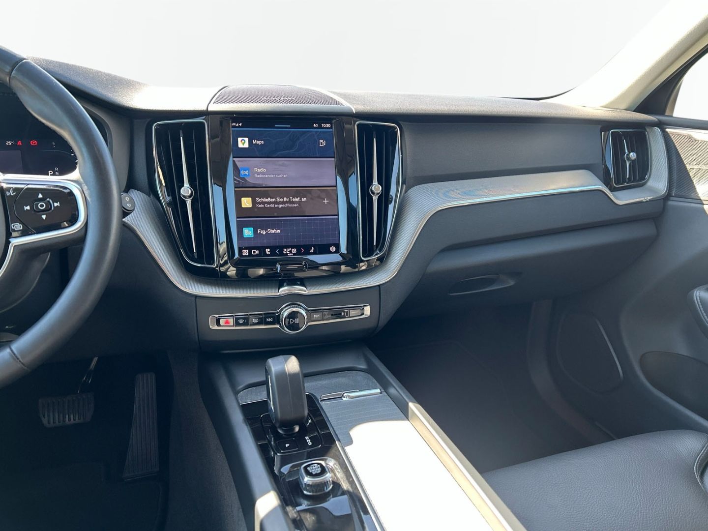 Volvo XC60 B4 Diesel AWD Plus Dark - Samsaru's Car Outlet