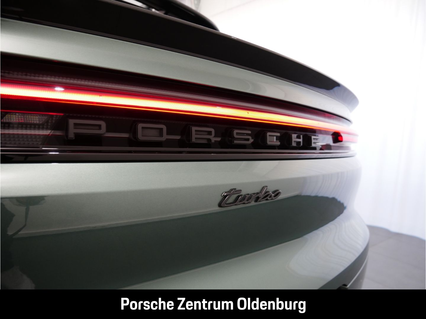 Porsche Cayenne Turbo E-Hybrid Coupe mit GT-Paket PTS