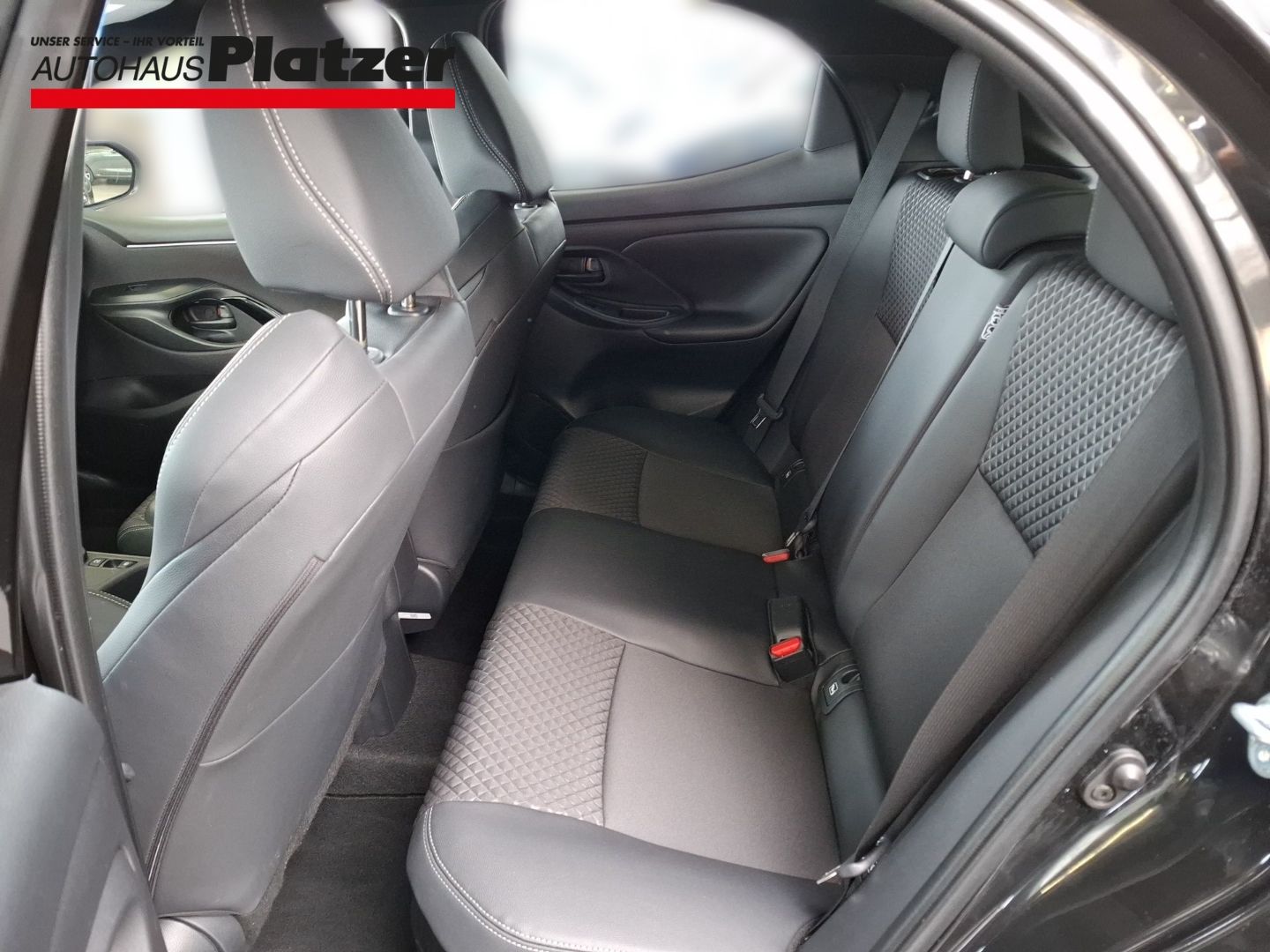 Toyota Yaris Hybrid Style 1.5 Navi LED Apple CarPlay An