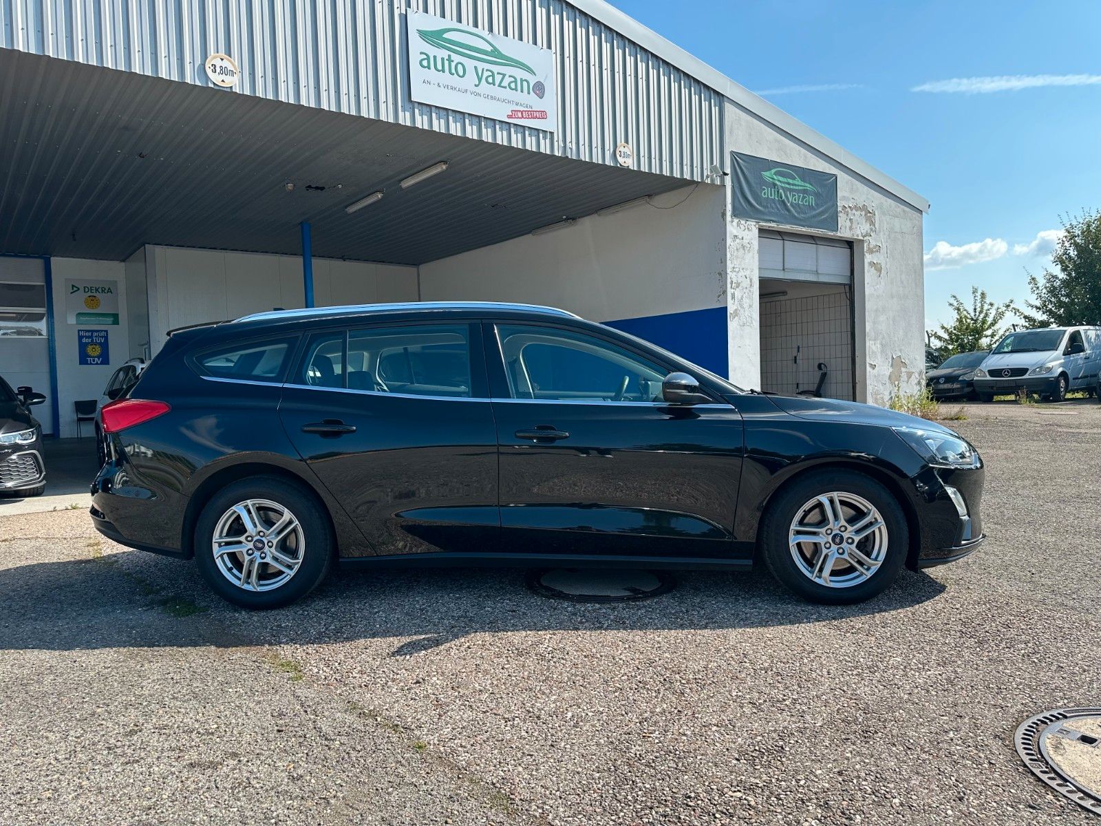 Ford Focus Turnier Cool & Connect - Samsaru's Car Outlet
