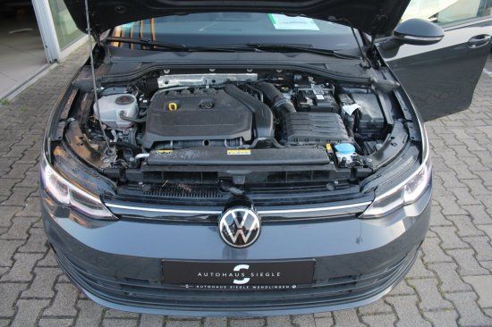 Volkswagen Golf VIII Variant 1.5 eTSI Life DSG - Samsaru's Car Outlet