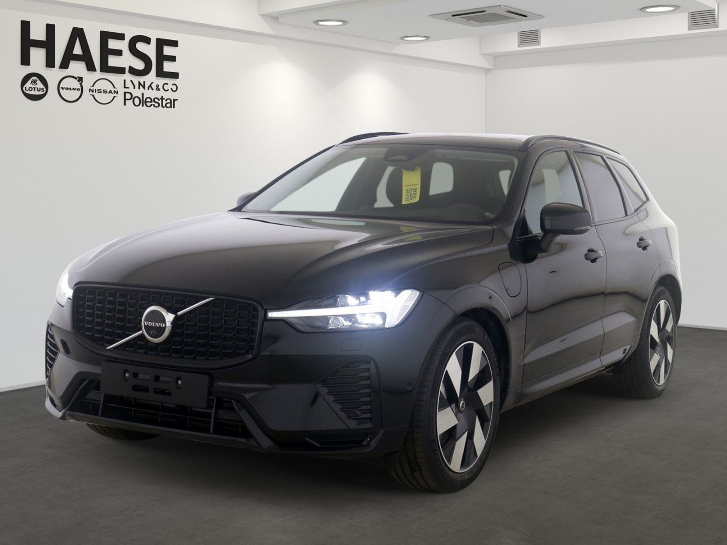 Volvo XC60 T6 Ultra Dark Recharge Plug-In Hybrid AWD - Samsaru's Car Outlet