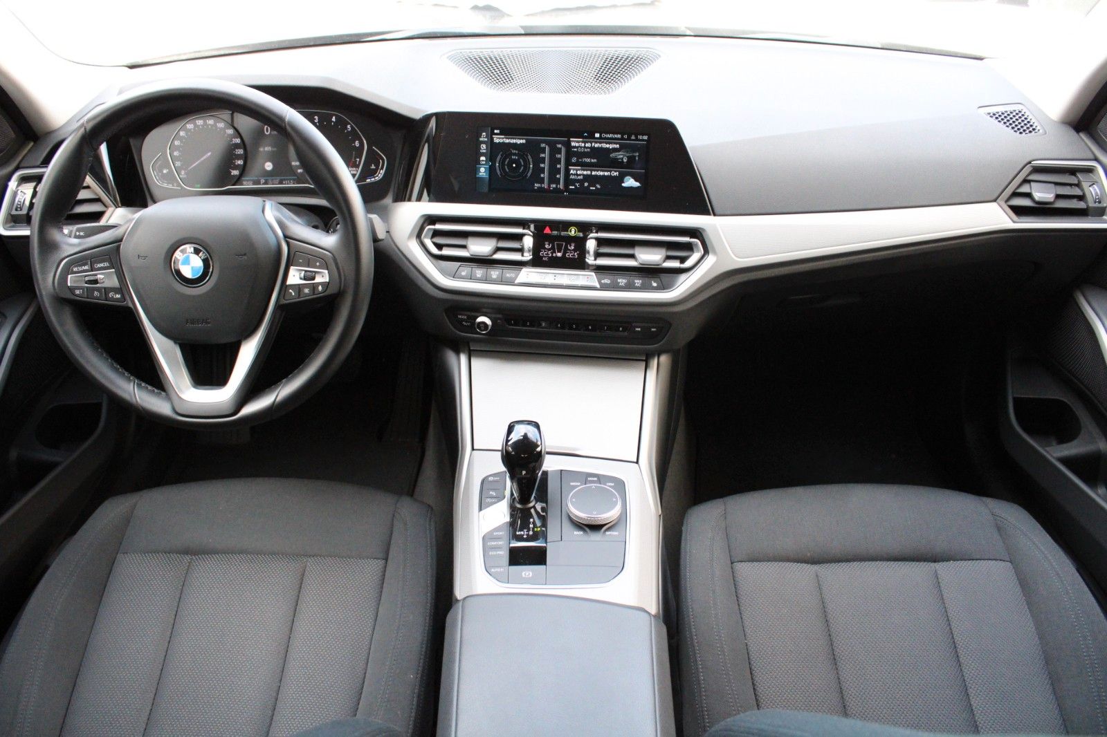 BMW 320i Lim. Advantage - Samsaru's Car Outlet