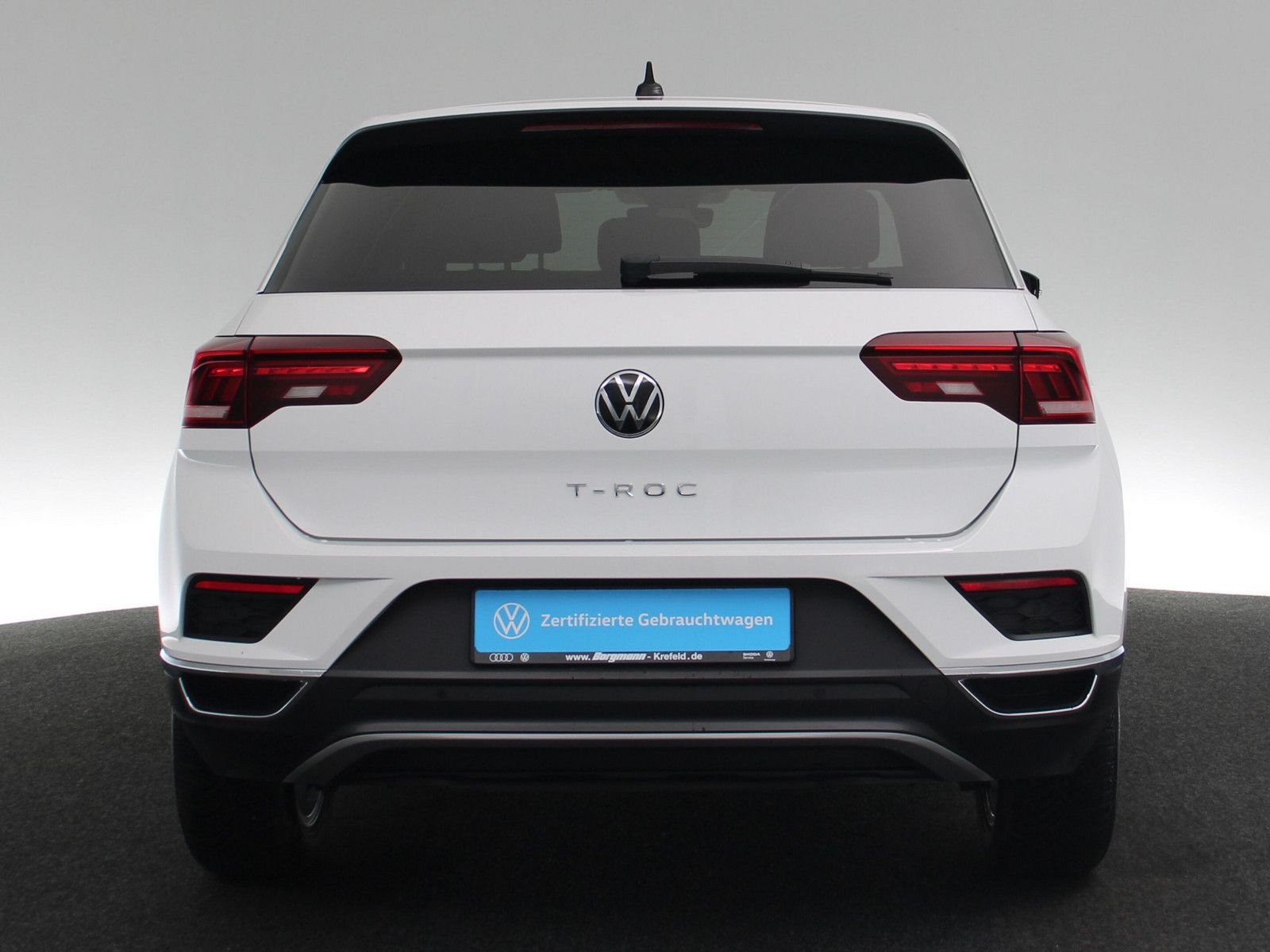 Volkswagen T-Roc 1.5 TSI Sport - Samsaru's Car Outlet