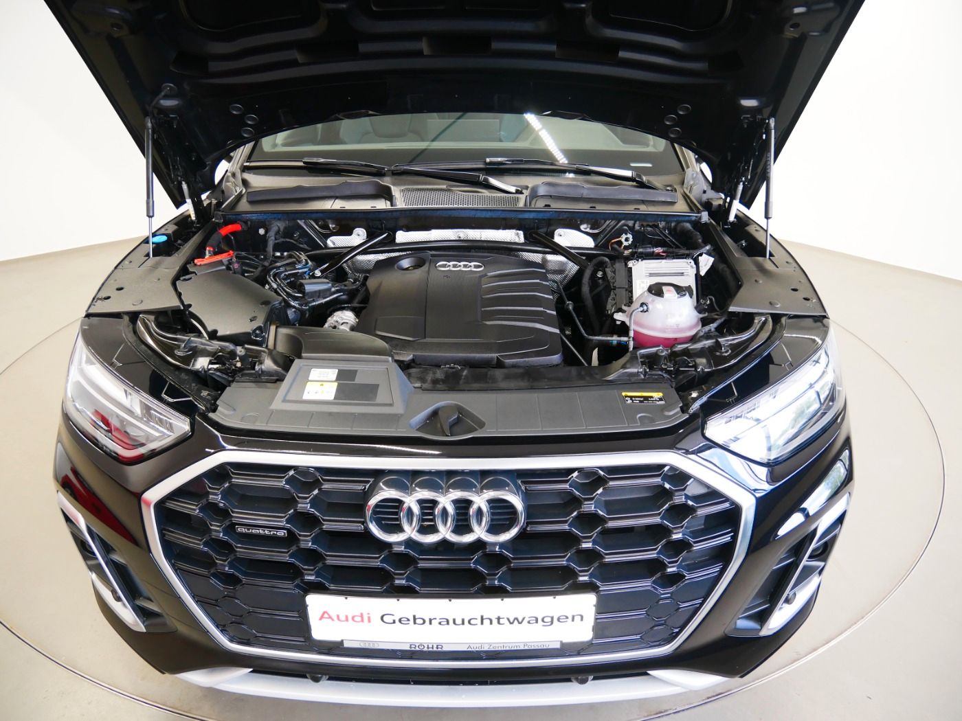Audi Q5 40 TDI quattro S line - Samsaru's Car Outlet