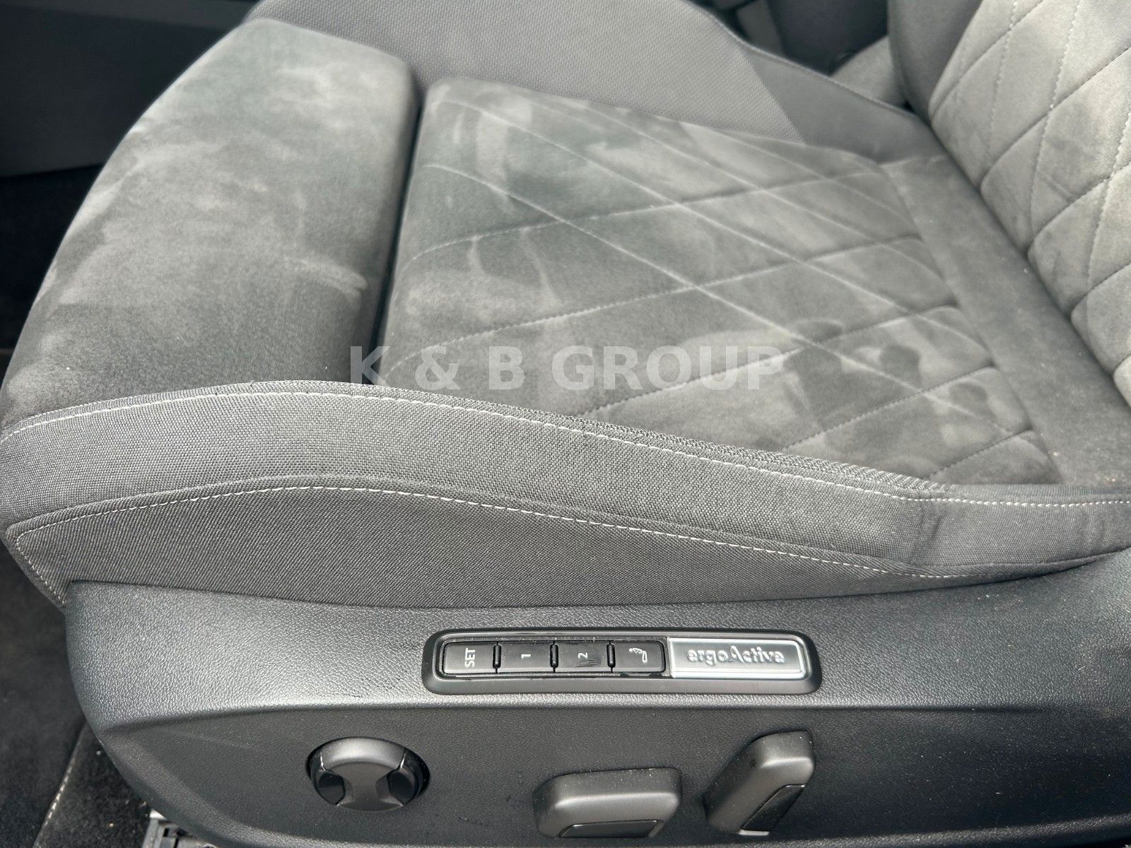 Volkswagen Golf 8 2.0 Variant Style DSG - Samsaru's Car Outlet