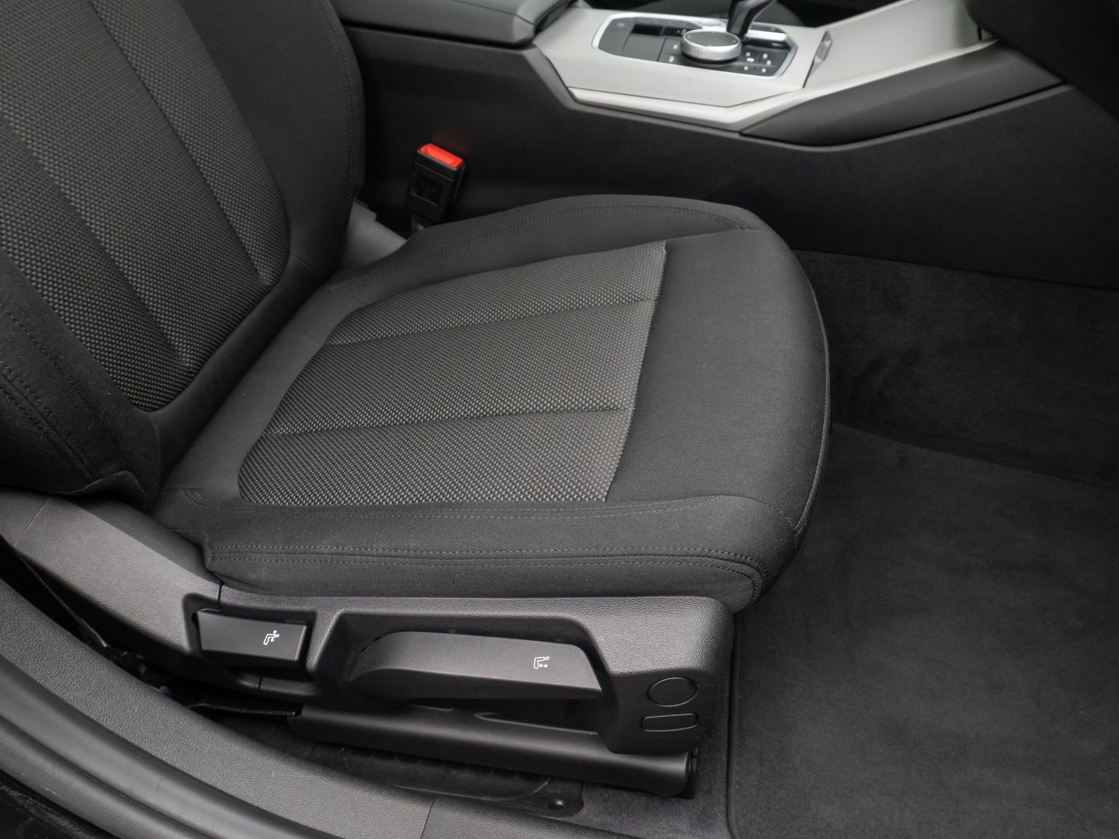 BMW 320e - Samsaru's Car Outlet