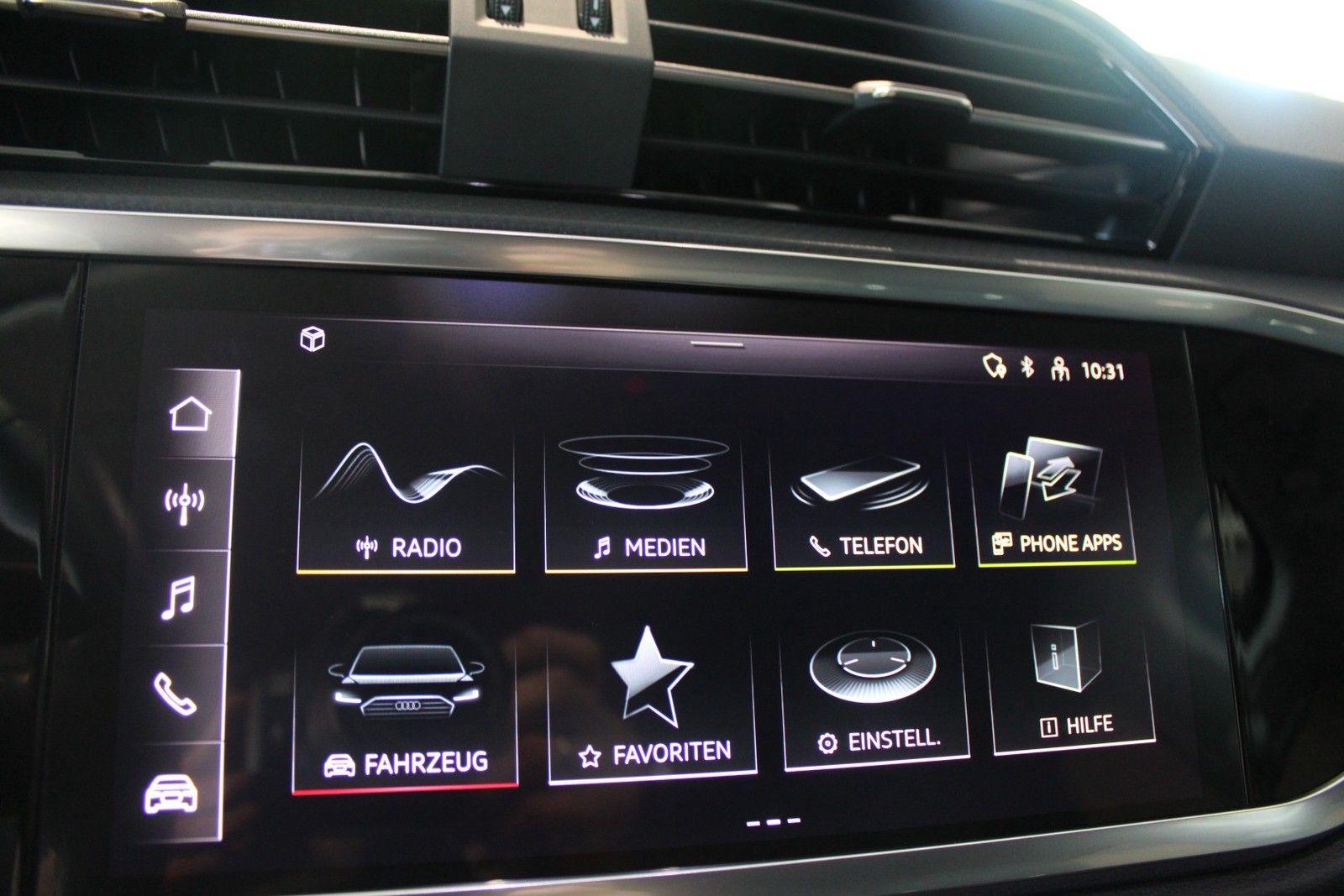 Audi Q3 40 TFSI quattro advanced - Samsaru's Car Outlet