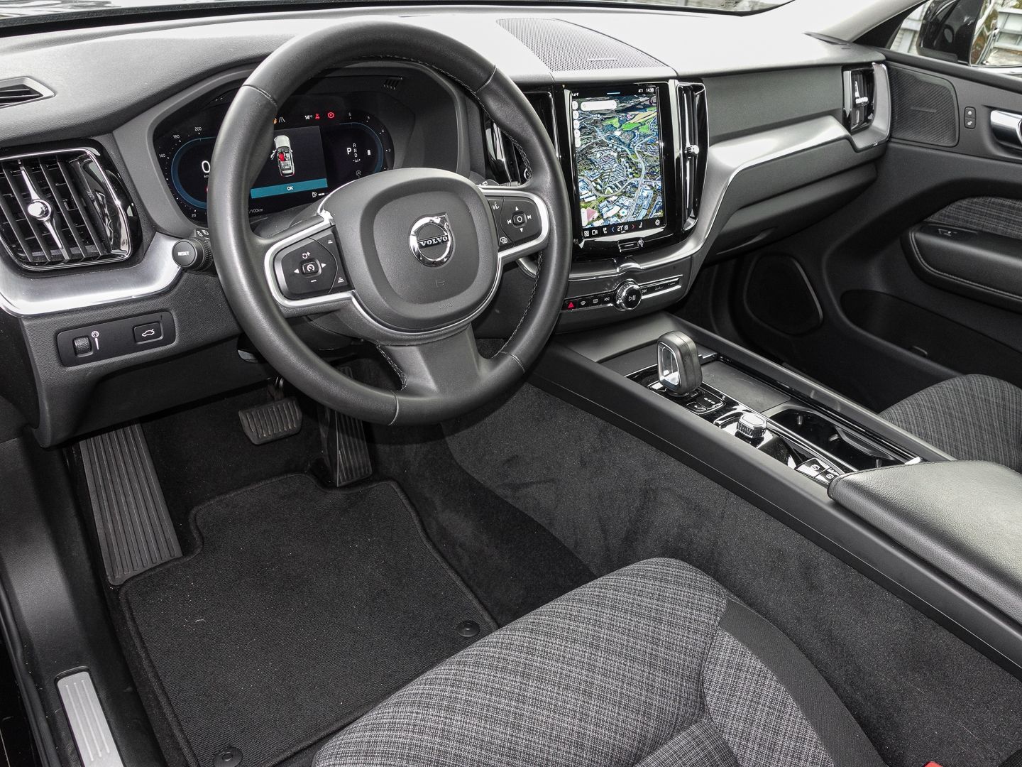 Volvo XC60 Momentum Pro AWD B4 Diesel EU6d AHK Digital