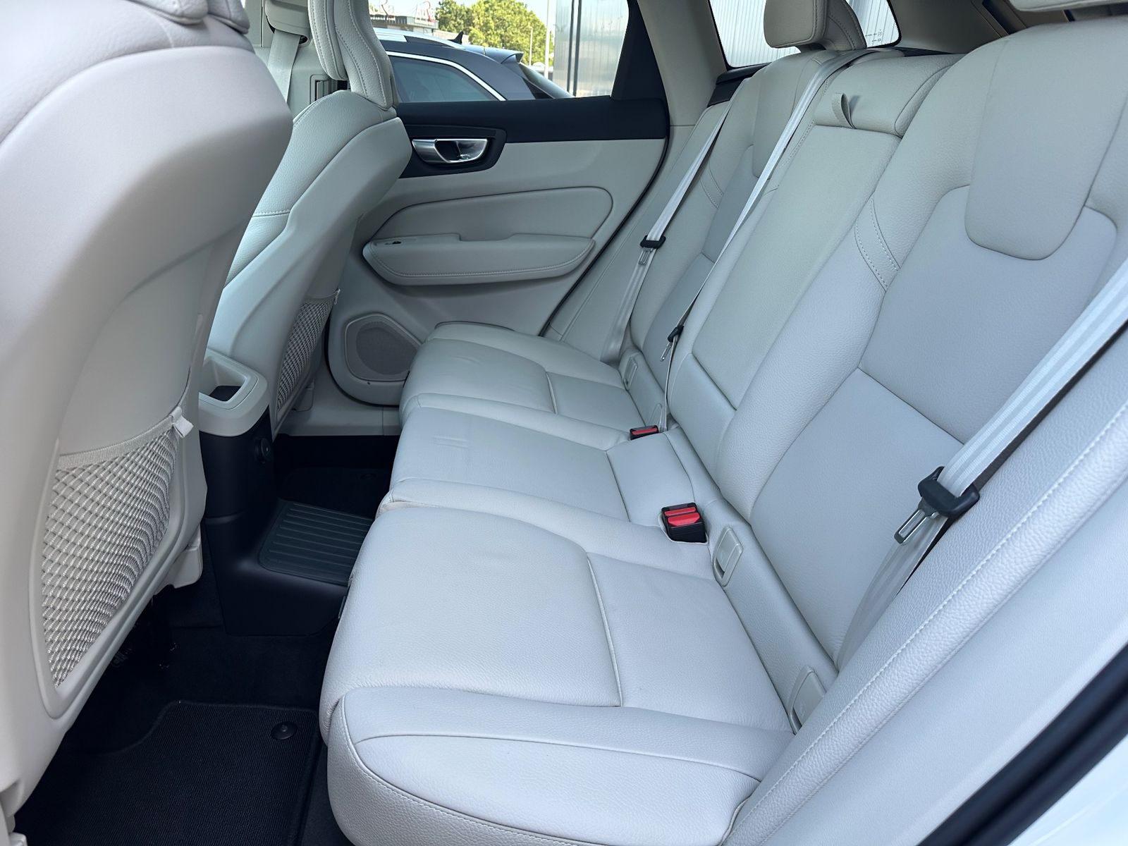 Volvo XC60 T6 AWD Recharge Core NAV+LED+PANO+AHK+STHZG