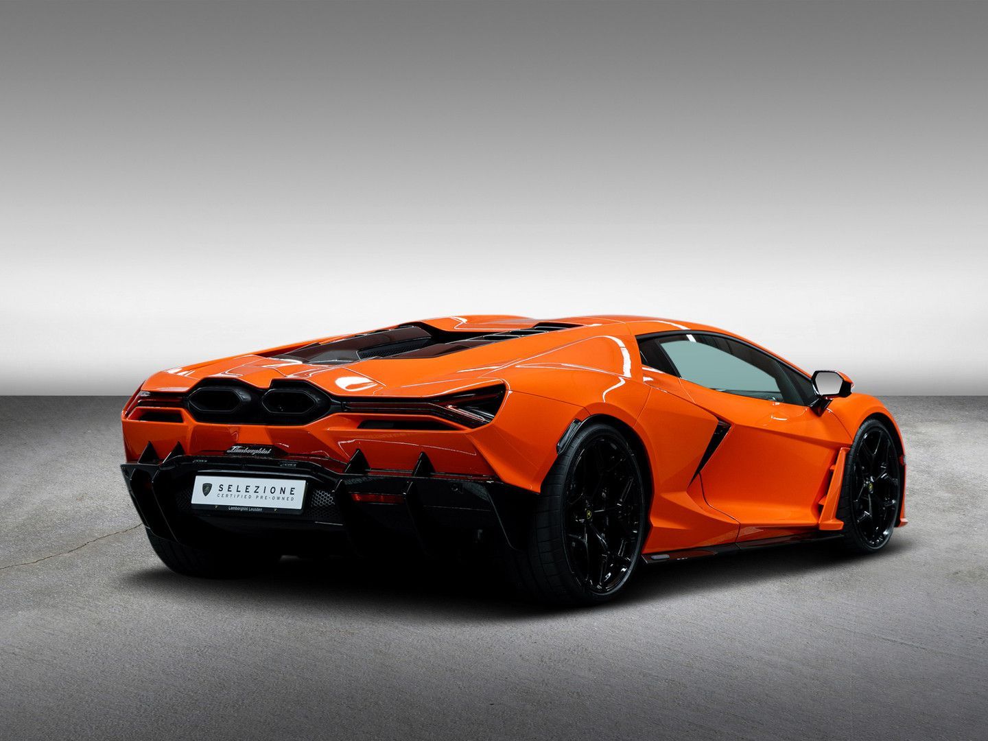 Lamborghini Revuelto - Samsaru's Car Outlet