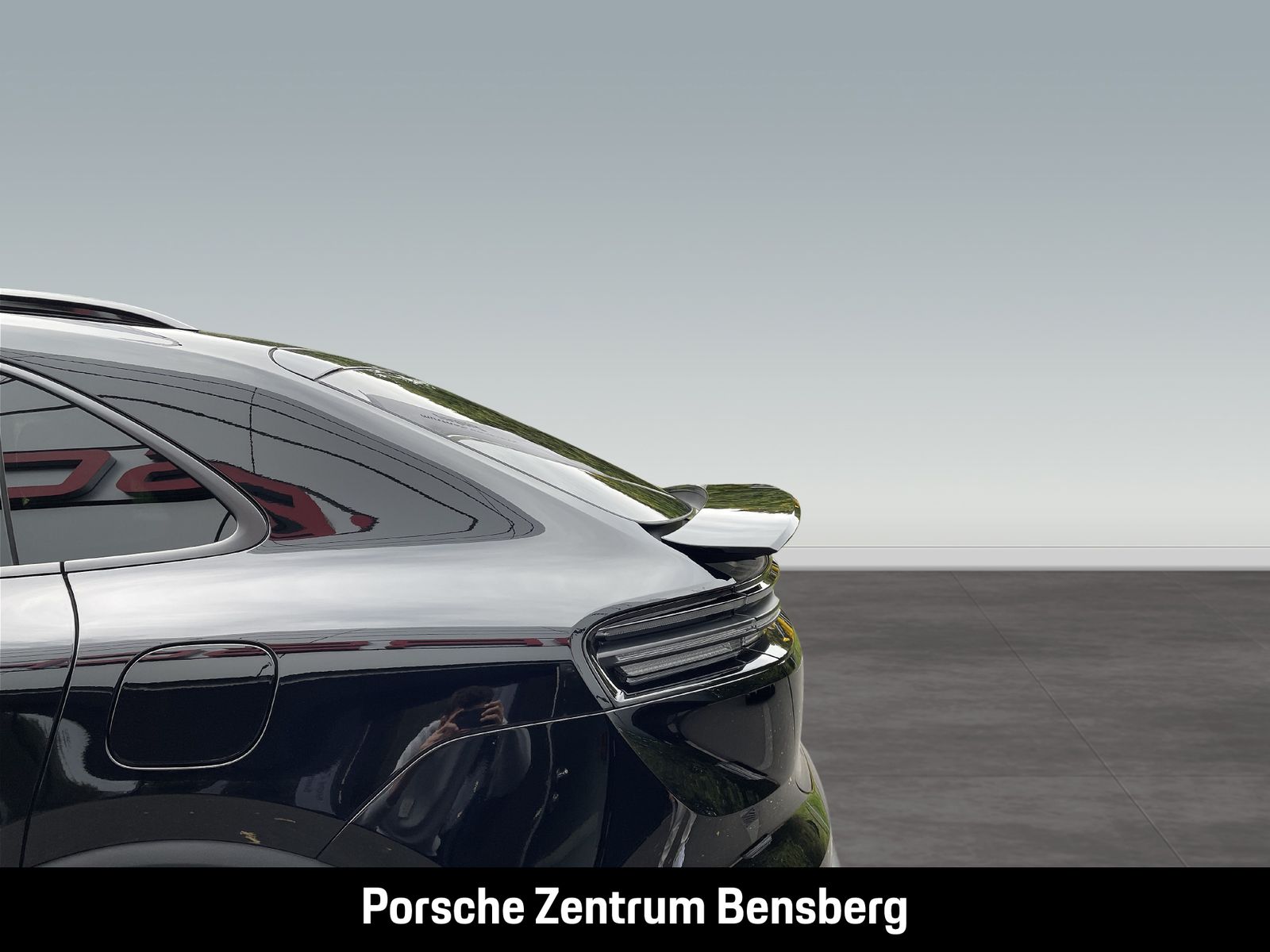 Porsche Macan Electric 4