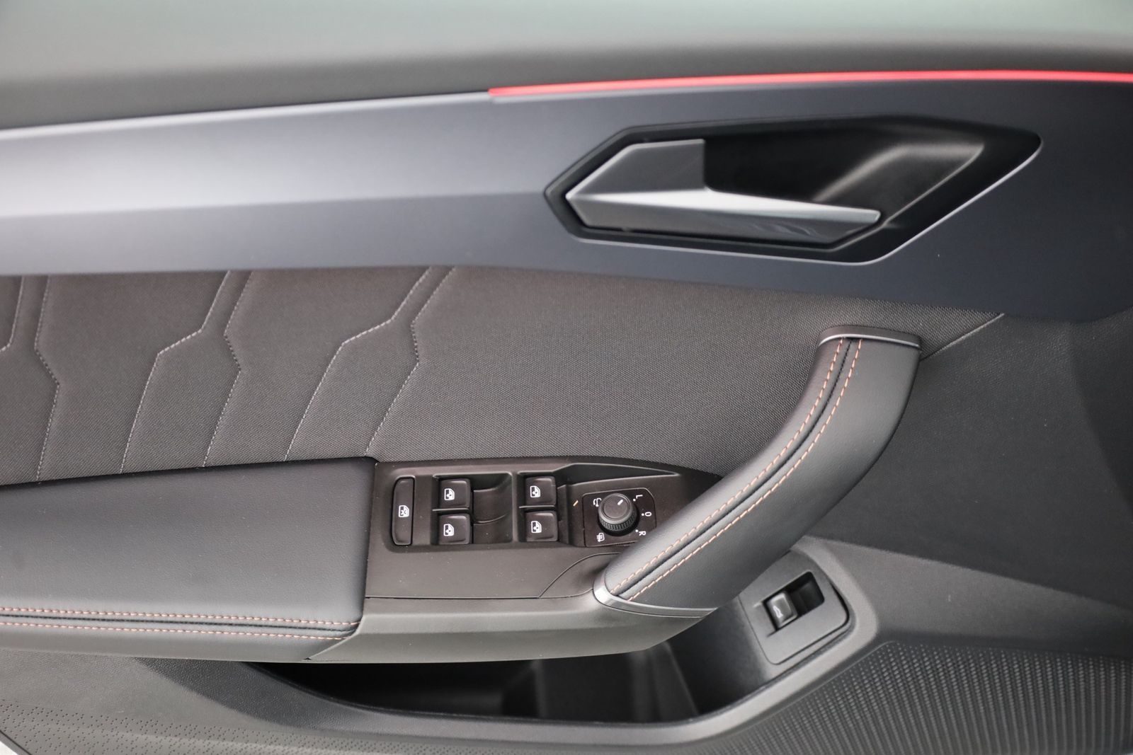 Cupra Leon ST 2.0 TDI DSG - Samsaru's Car Outlet