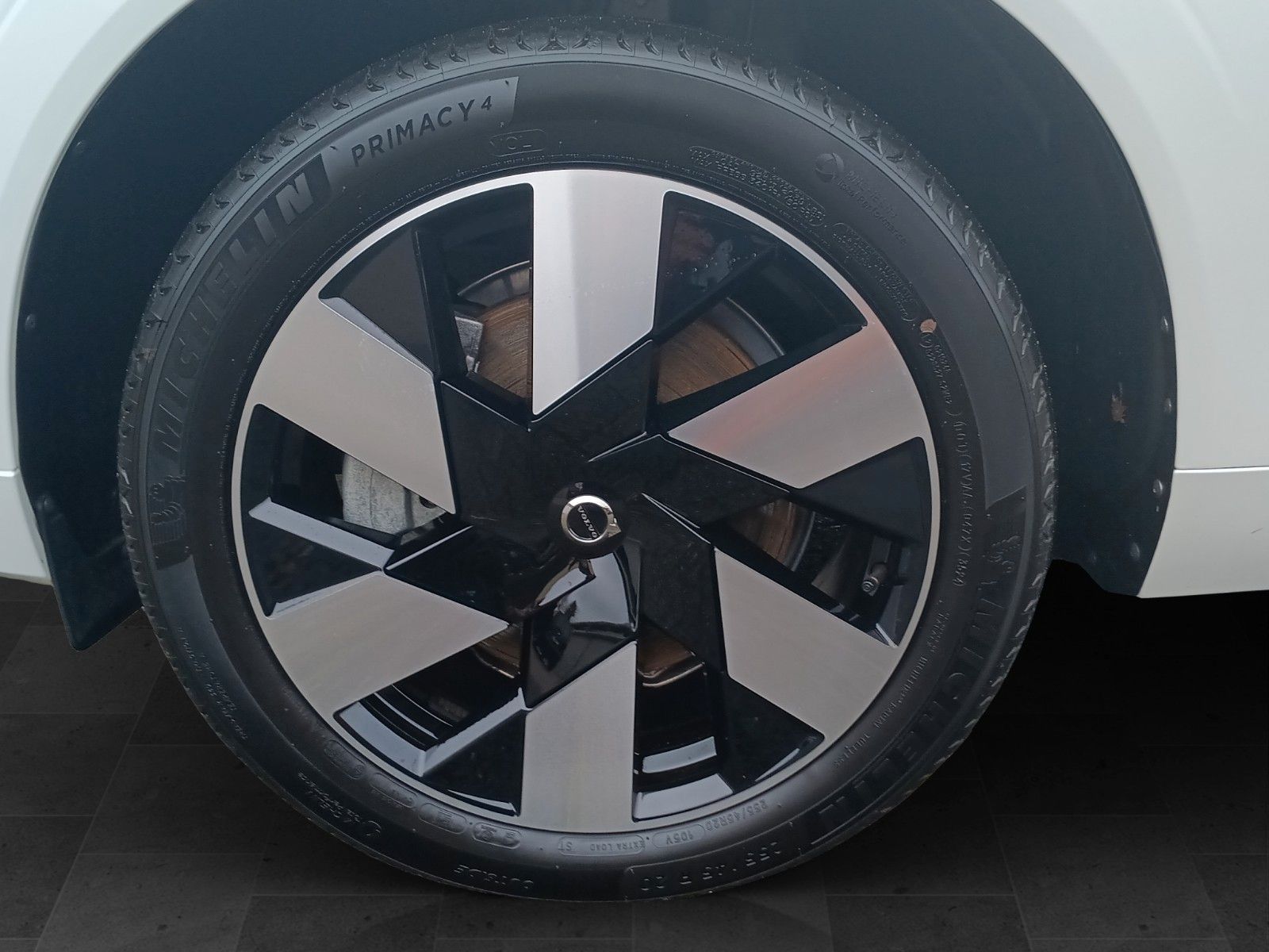 Volvo XC60 T6 AWD Plus Dark  360°/AHK/Pano/H&K