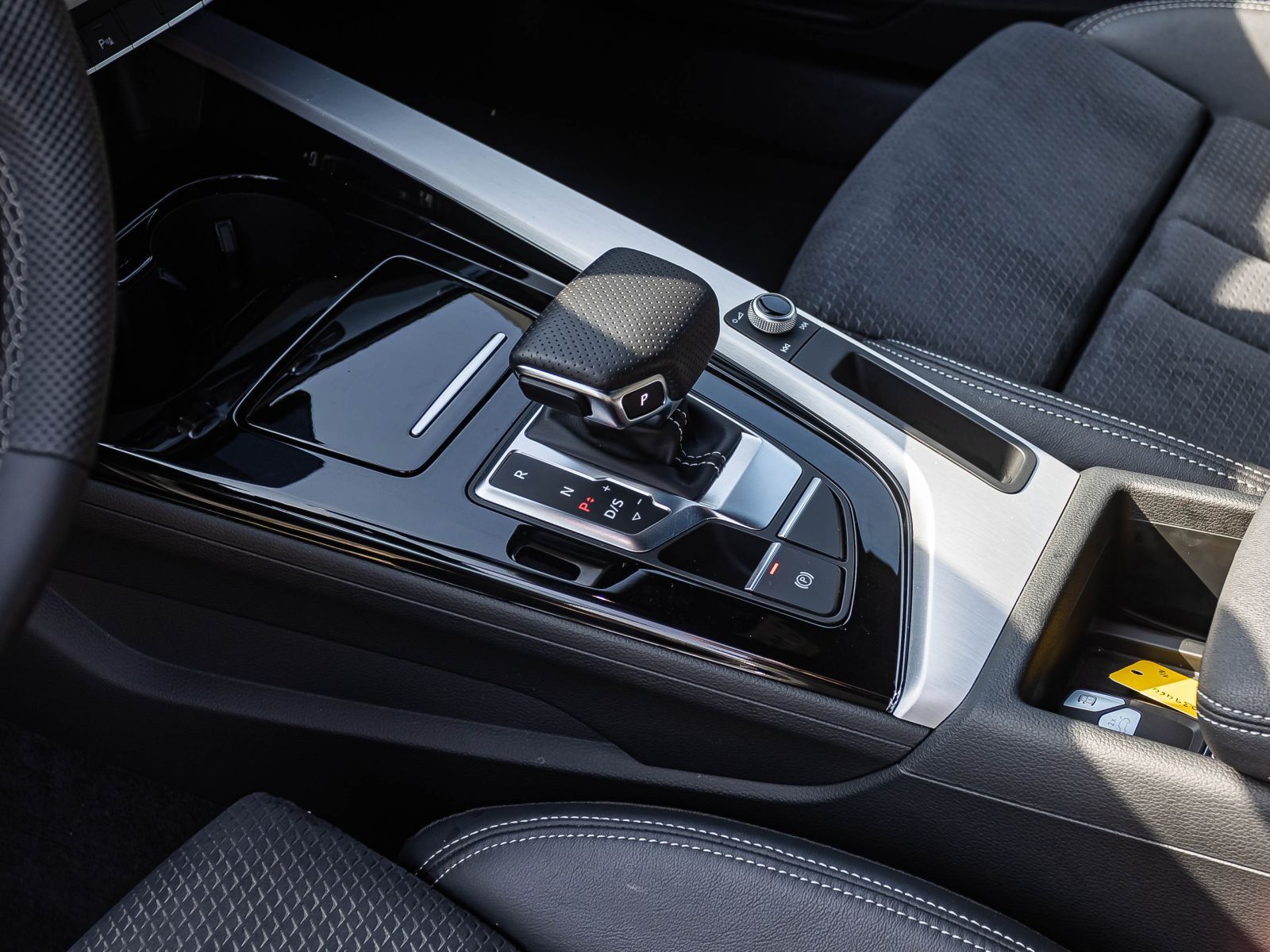 Audi A4 Avant S line 40TDI qu - Samsaru's Car Outlet