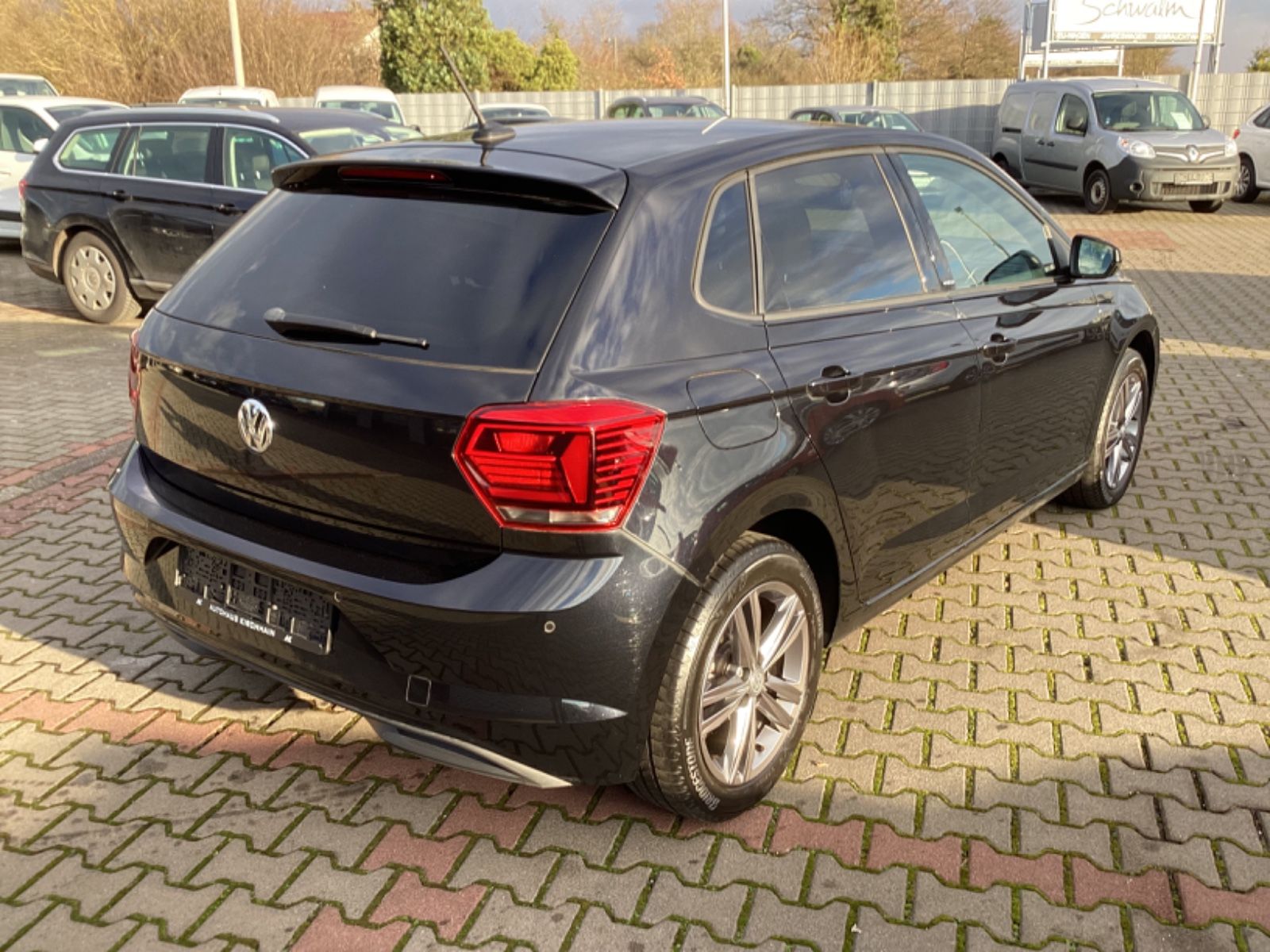 Volkswagen Polo VI United - Samsaru's Car Outlet