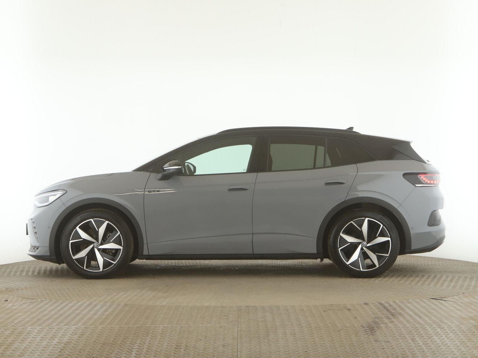Volkswagen ID.4 GTX 4M Pano+AHK+Matrix+RFK+Navi+SitzH+Apple